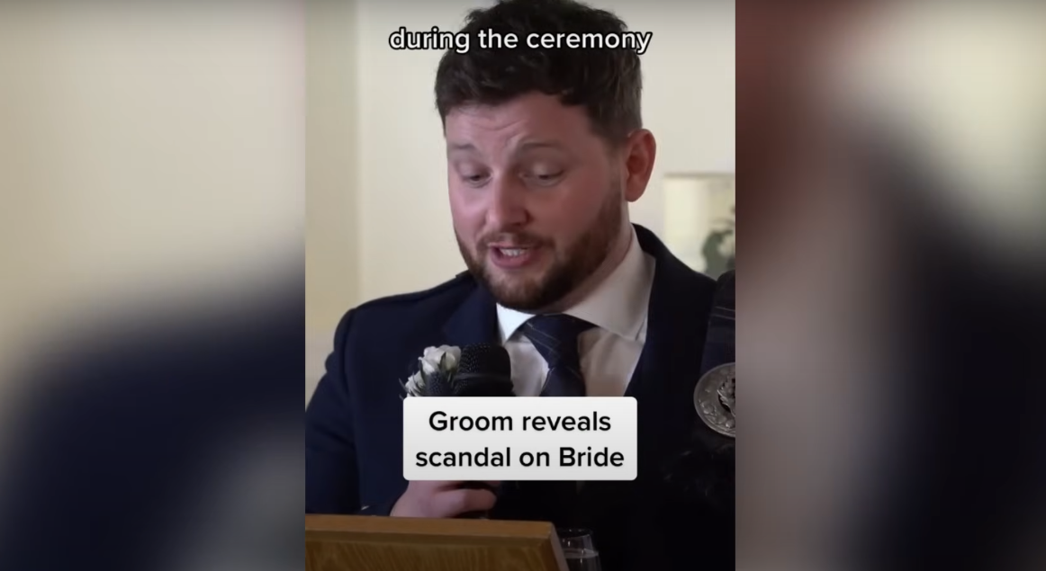 Ian Young prononce son discours de mariage habituel | Source : YouTube / Daily Record