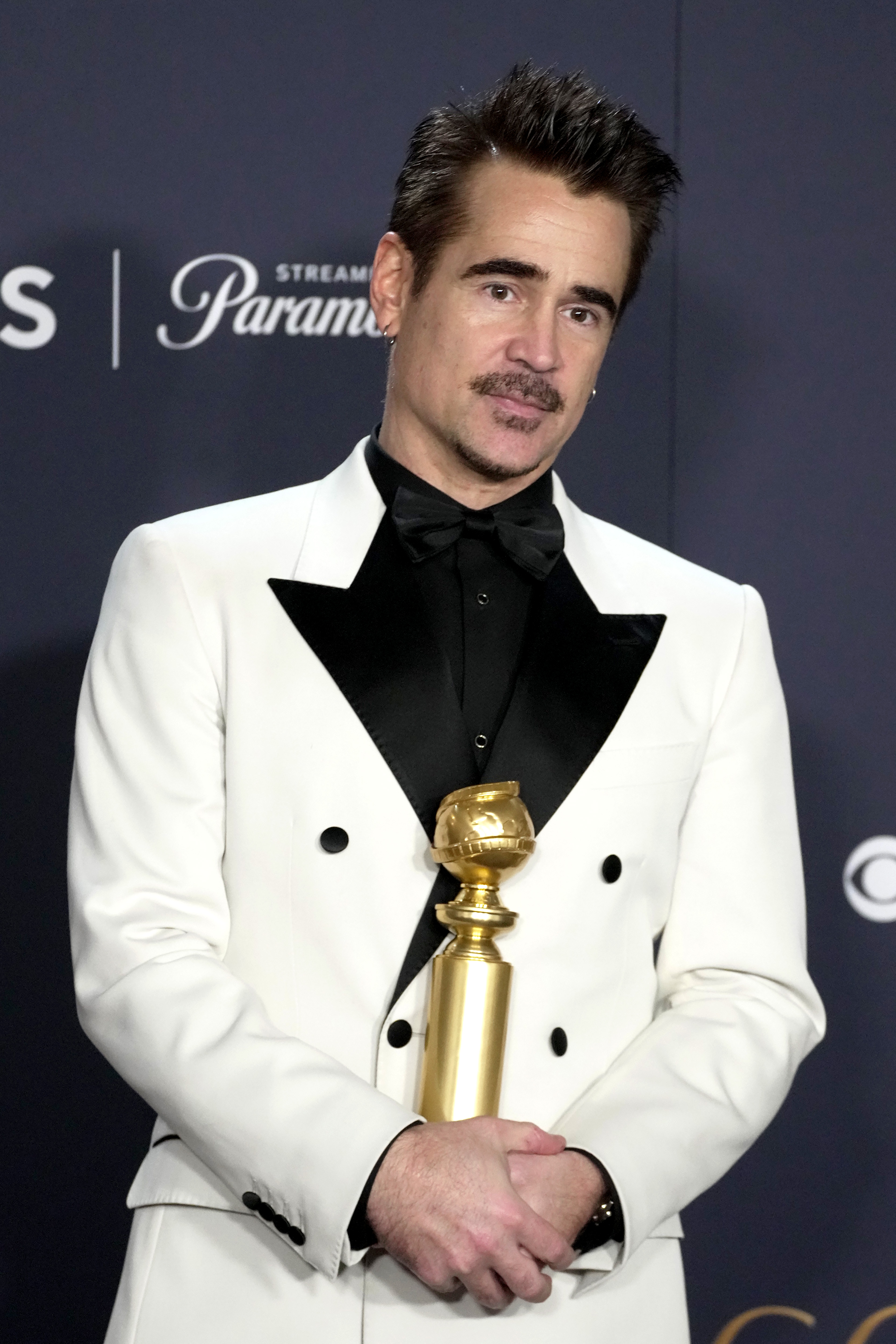 Colin Farrell après avoir remporté le prix du meilleur acteur dans une mini-série, une série anthologique ou un téléfilm pour « The Penguin » lors de la 82e cérémonie des Golden Globe Awards, le 5 janvier 2025, à Beverly Hills, en Californie | Source : Getty Images
