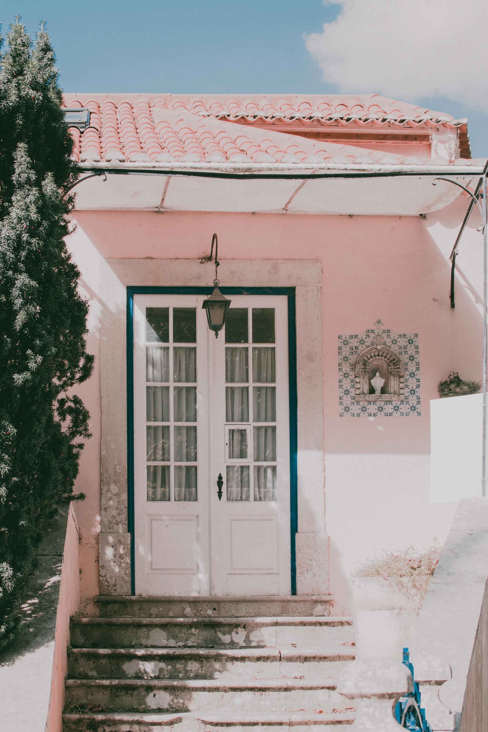 La porte d'entrée d'une maison | Source : Pexels