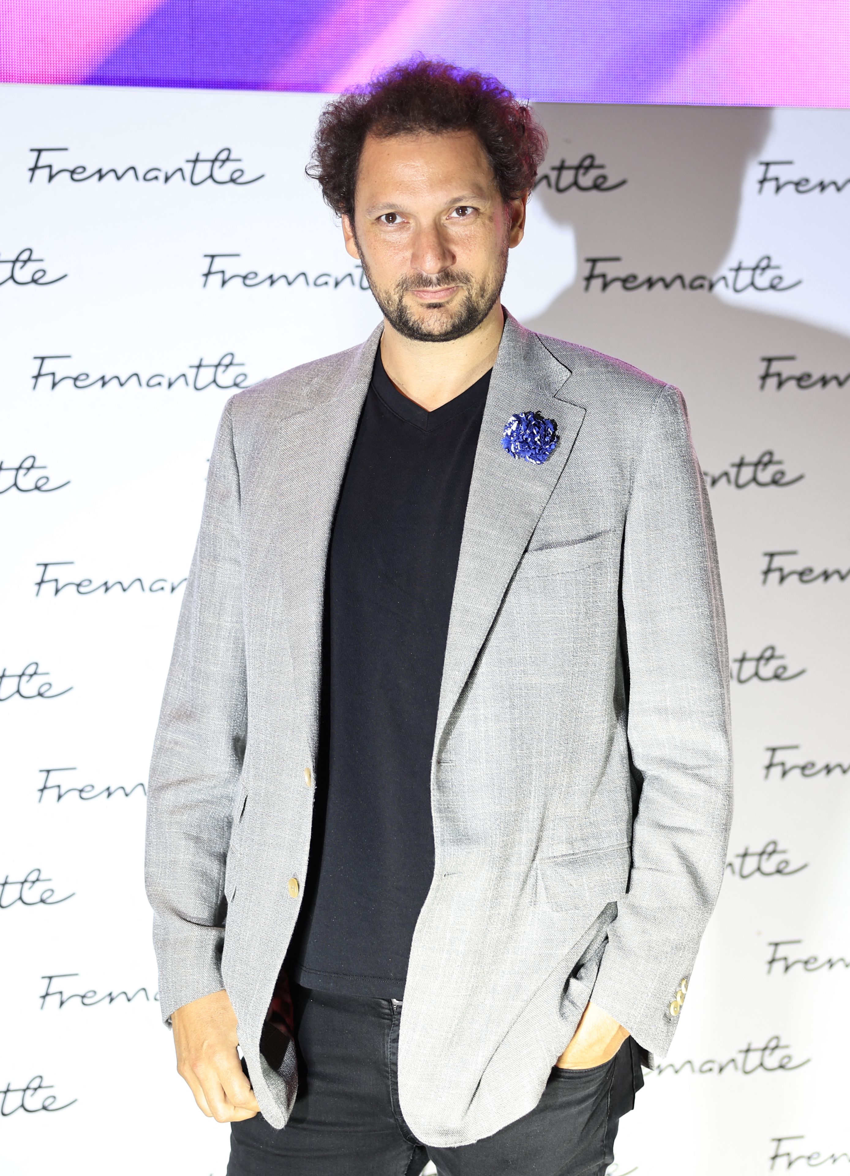 Éric Antoine pose lors de la séance photo Fremantle au MIPCOM, le plus grand marché mondial de la télévision et du divertissement, à Cannes, dans le sud-est de la France, le 17 octobre 2022 I Source : Getty Images