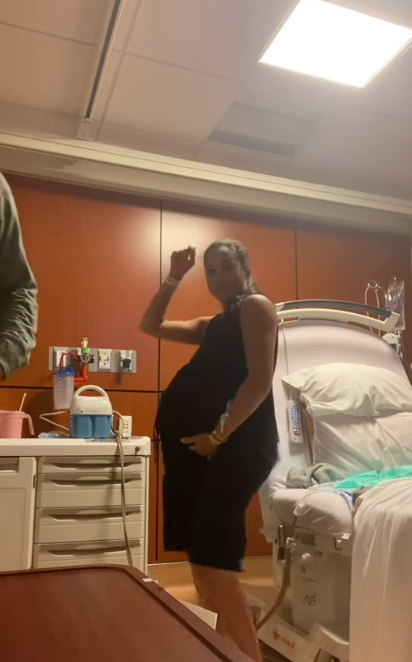 Meghan Markle dans une chambre d'hôpital en train de danser alors qu'elle essayait de déclencher le travail pour accueillir la princesse Lilibet le 4 juin 2025 | Source : Instagram/meghan