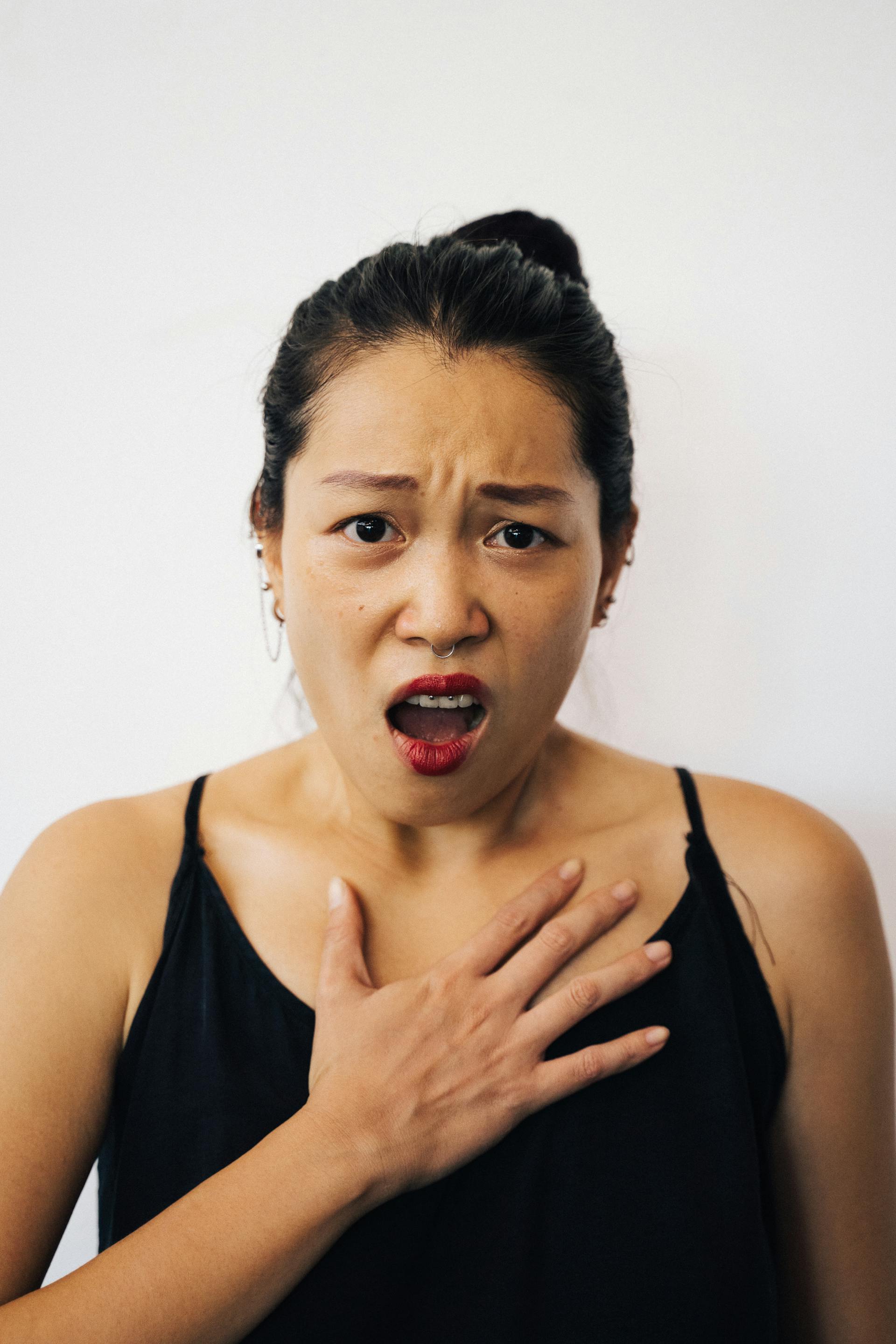 Une femme choquée et blessée | Source : Pexels