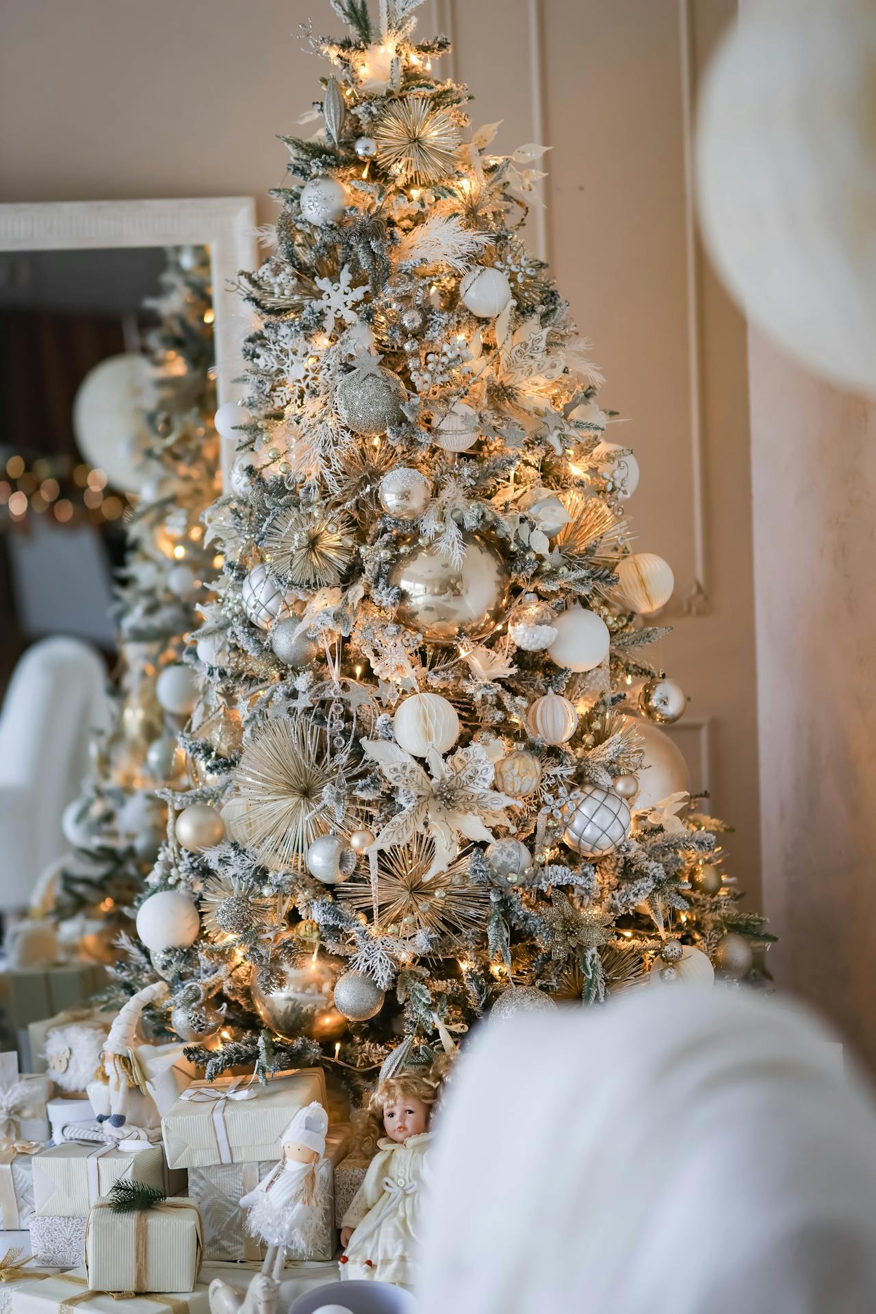 Un arbre de Noël dans une pièce | Source : Pexels