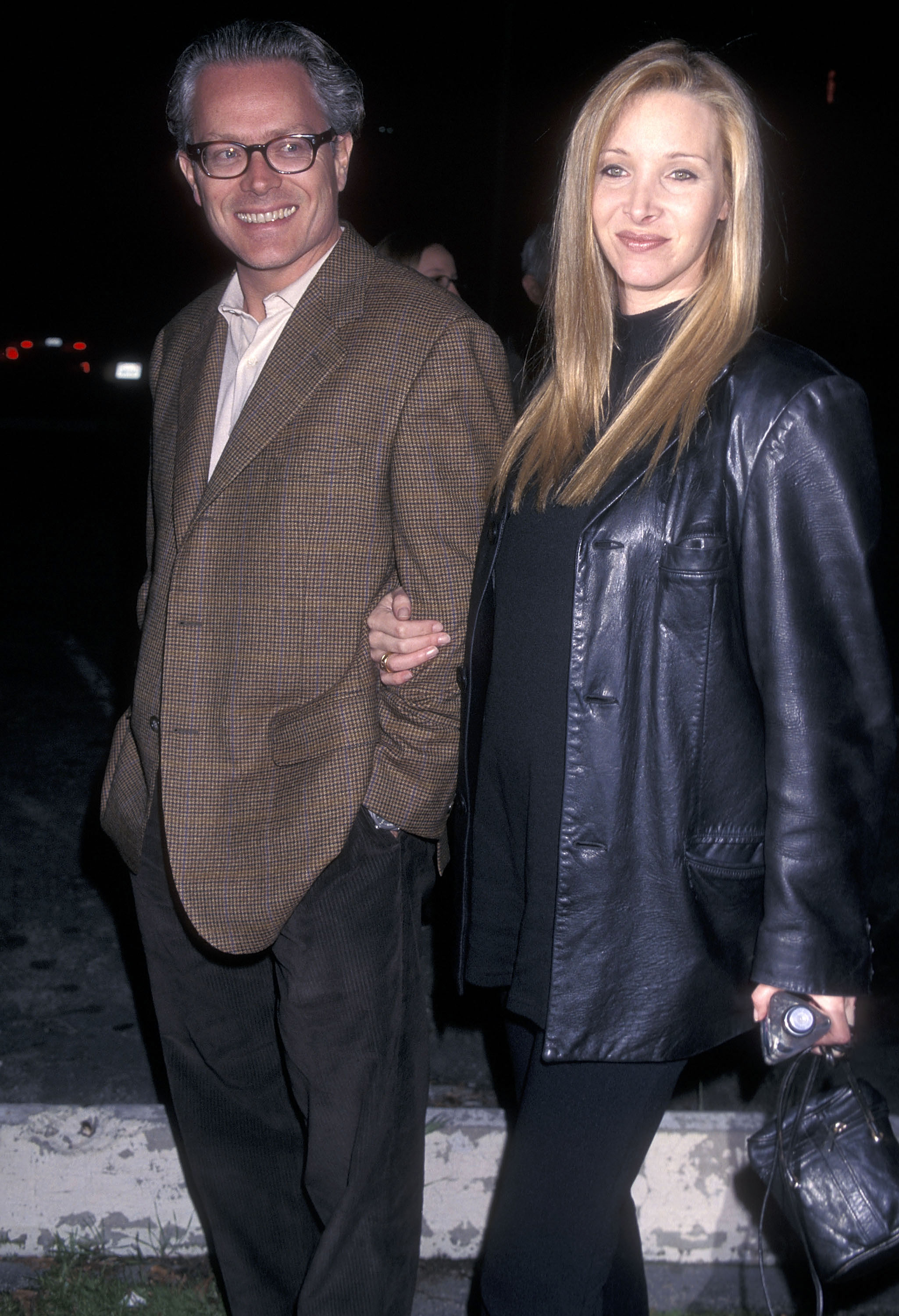 Michel Stern et Lisa Kudrow assistent à la première de « Kissing a Fool » à Westwood le 18 février 1998 | Source : Getty Images