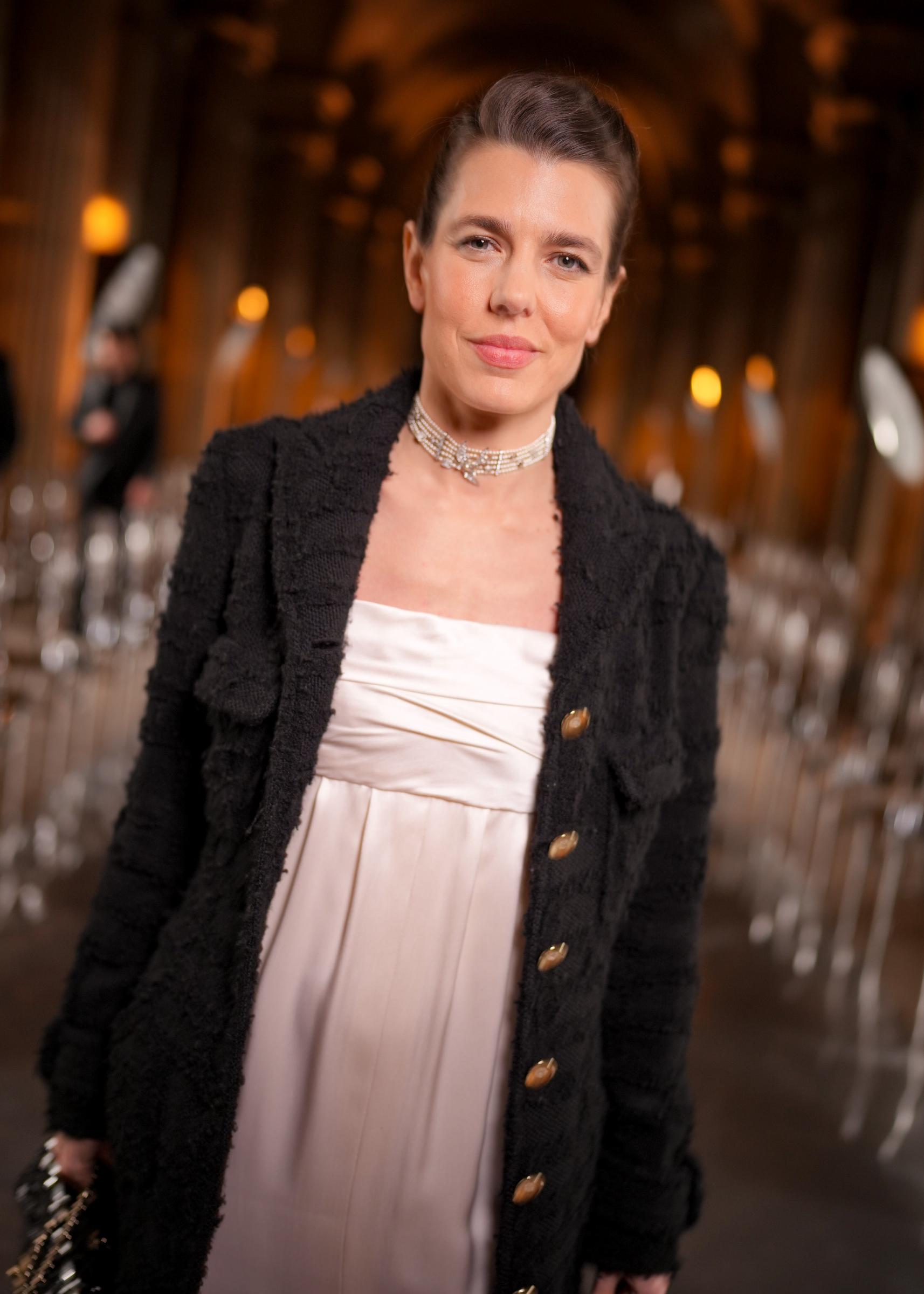 Charlotte Casiraghi au Grand Dîner du Louvre qui s'est tenu au Musée du Louvre le 4 mars 2025 à Paris, France I Photo de Swan Gallet/WWD I Source : Getty Images
