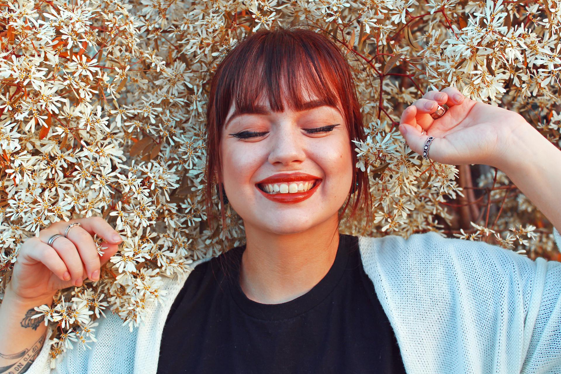 Une femme souriante | Source : Pexels