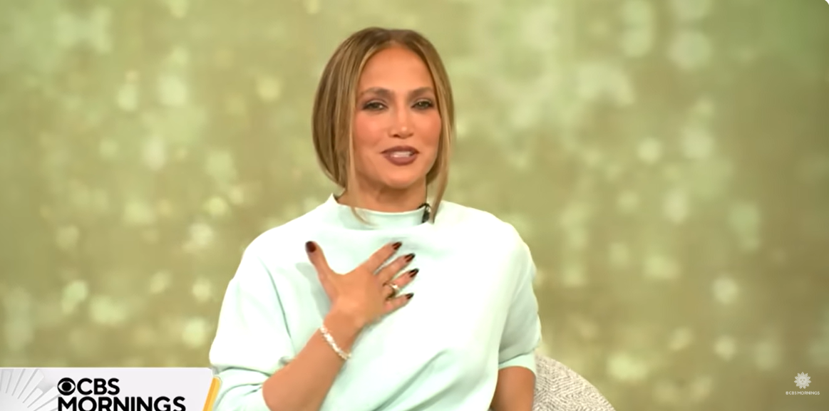 Jennifer Lopez lors d'une interview dans l'émission « CBS Mornings », telle que vue dans une vidéo publiée le 9 octobre 2025. | Source : YouTube/ CBSMornings