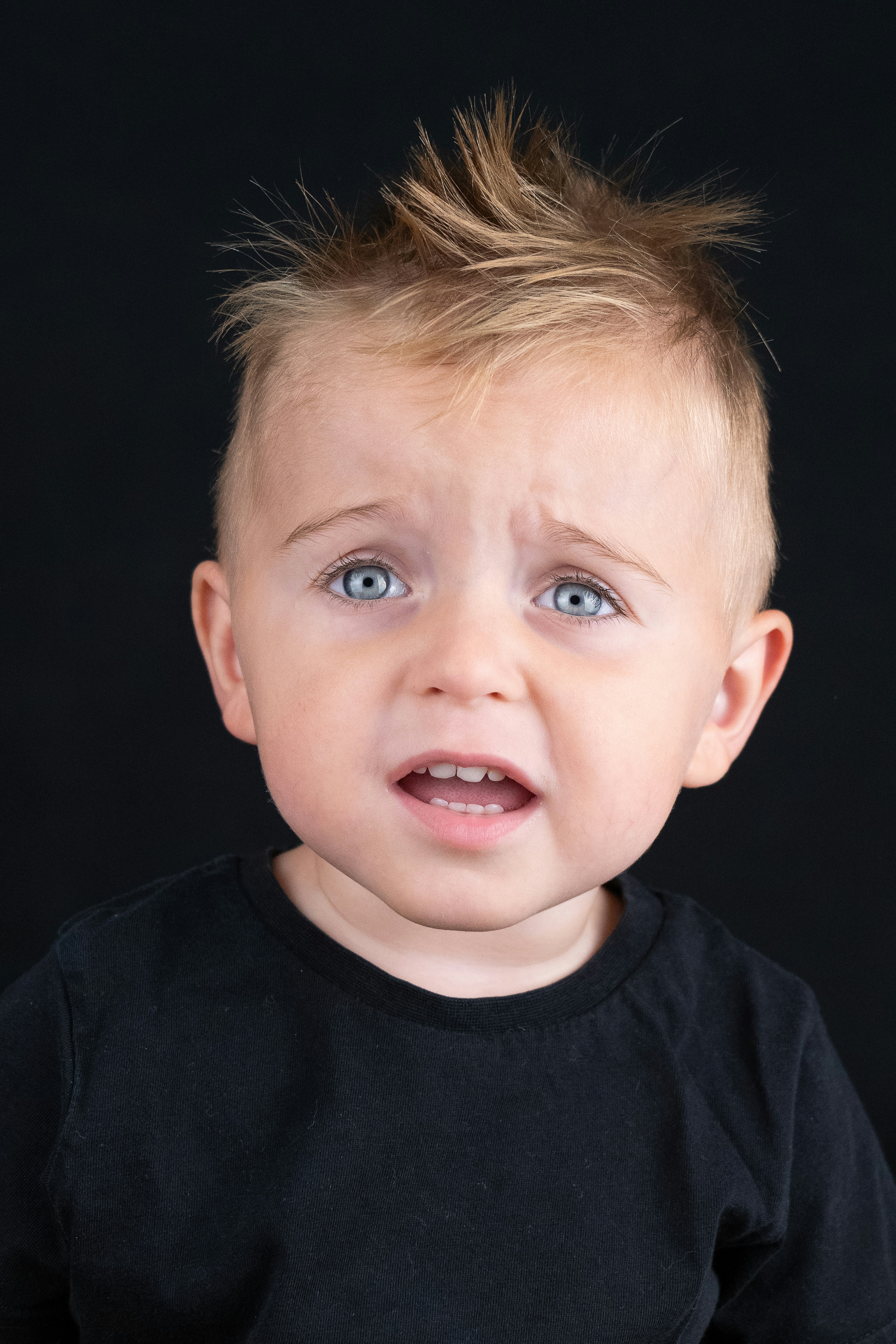 Un petit garçon contrarié | Source : Unsplash