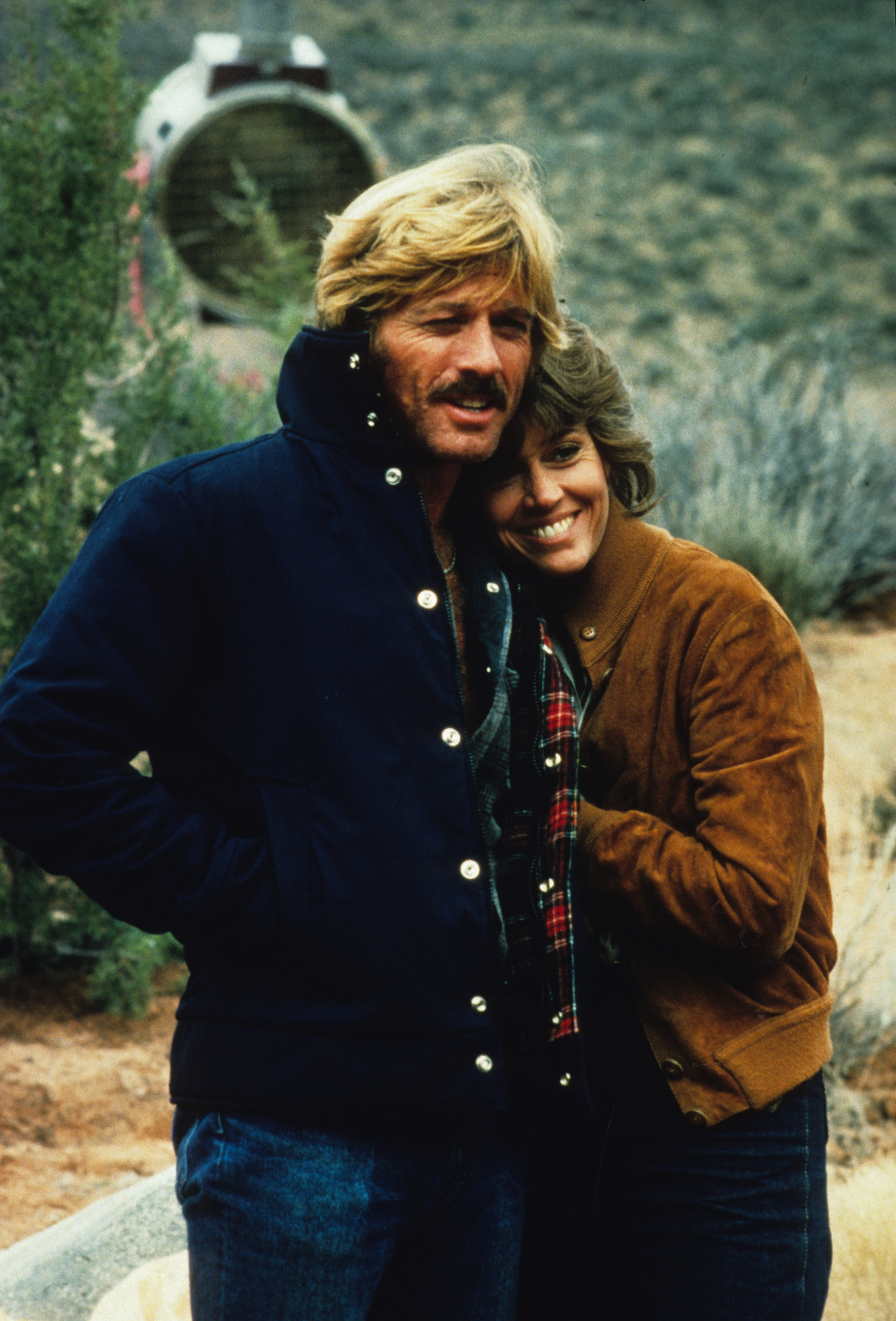 Robert Redford et Jane Fonda sur le tournage de « The Electric Horseman » le 1er mars 1979, dans l'Utah. | Source : Getty Images