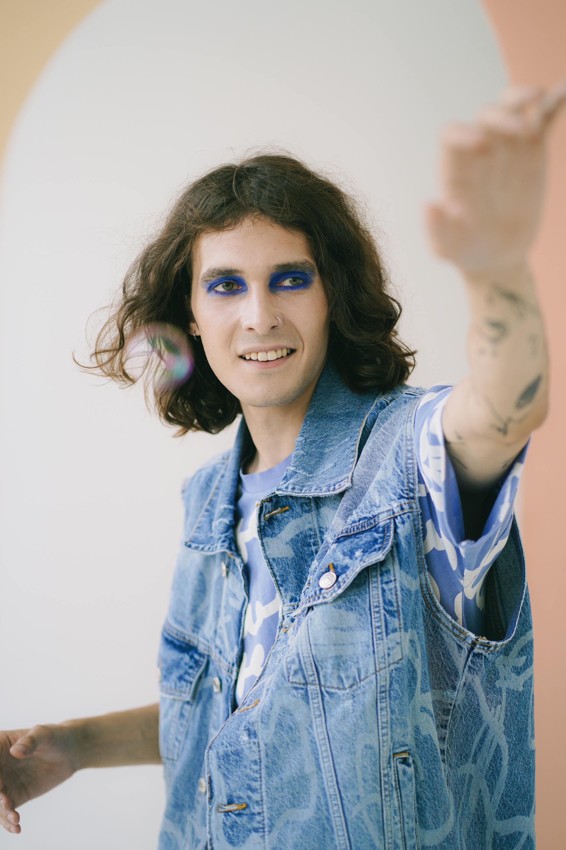 Un homme souriant | Source : Pexels