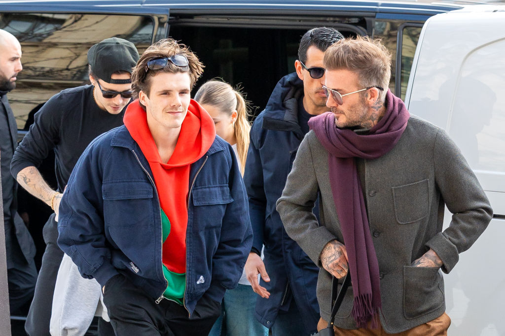 Brooklyn Beckham, Cruz Beckham, Harper Beckham et David Beckham photographiés le 1er mars 2024 à Paris, en France I Source : Getty Images