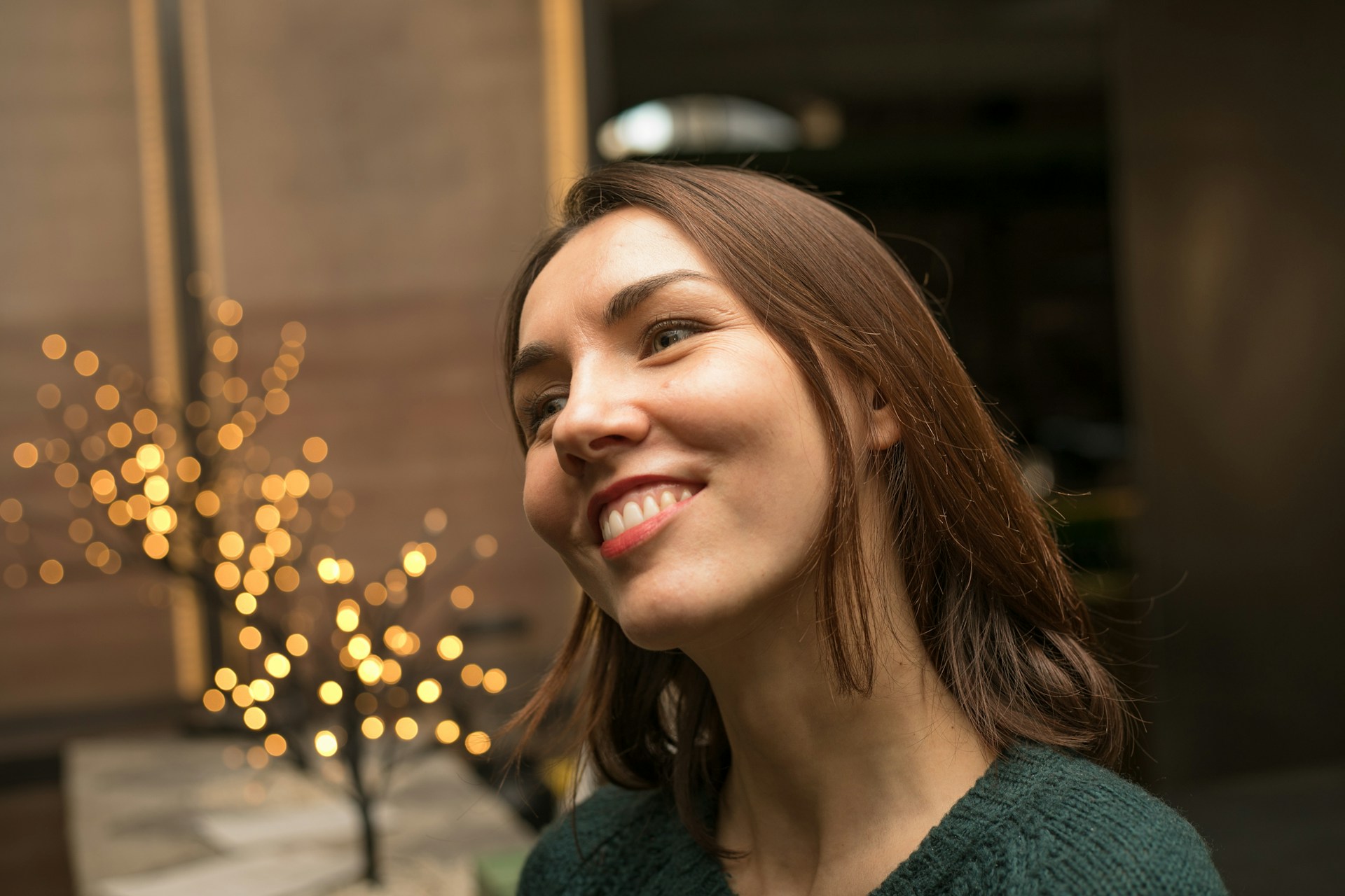 Une femme qui sourit | Source : Unsplash