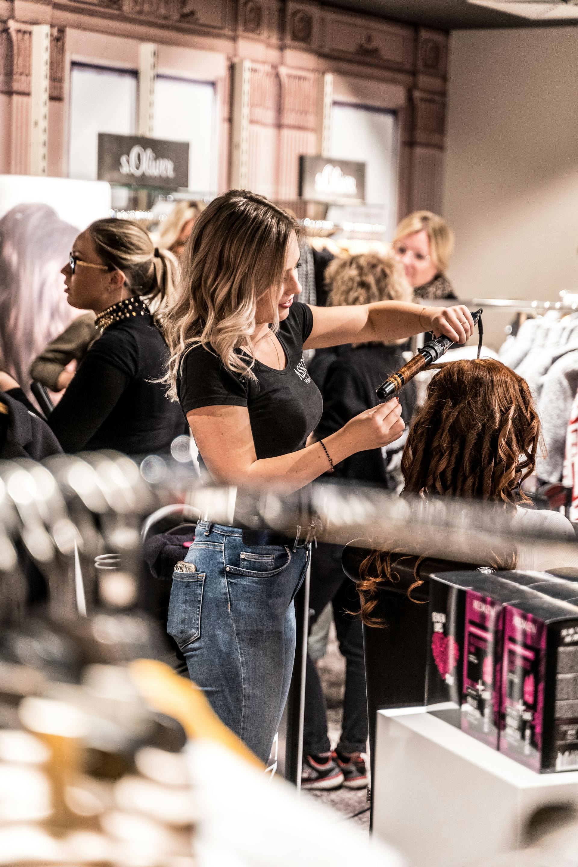 Un salon de coiffure très fréquenté | Source : Pexels