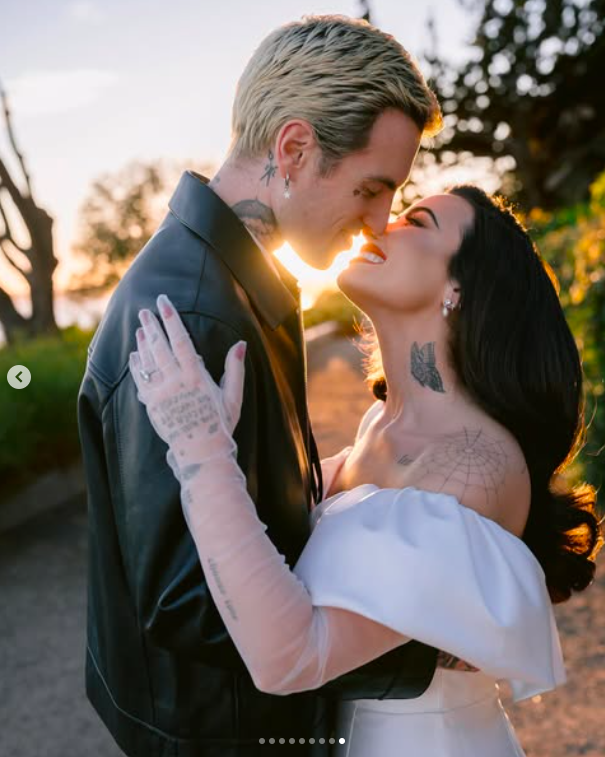 Jordan "Jutes" Lutes et Demi Lovato posant pour une photo à l'occasion de la Saint-Valentin, postée le 14 février 2025. | Source : Instagram/josevilla