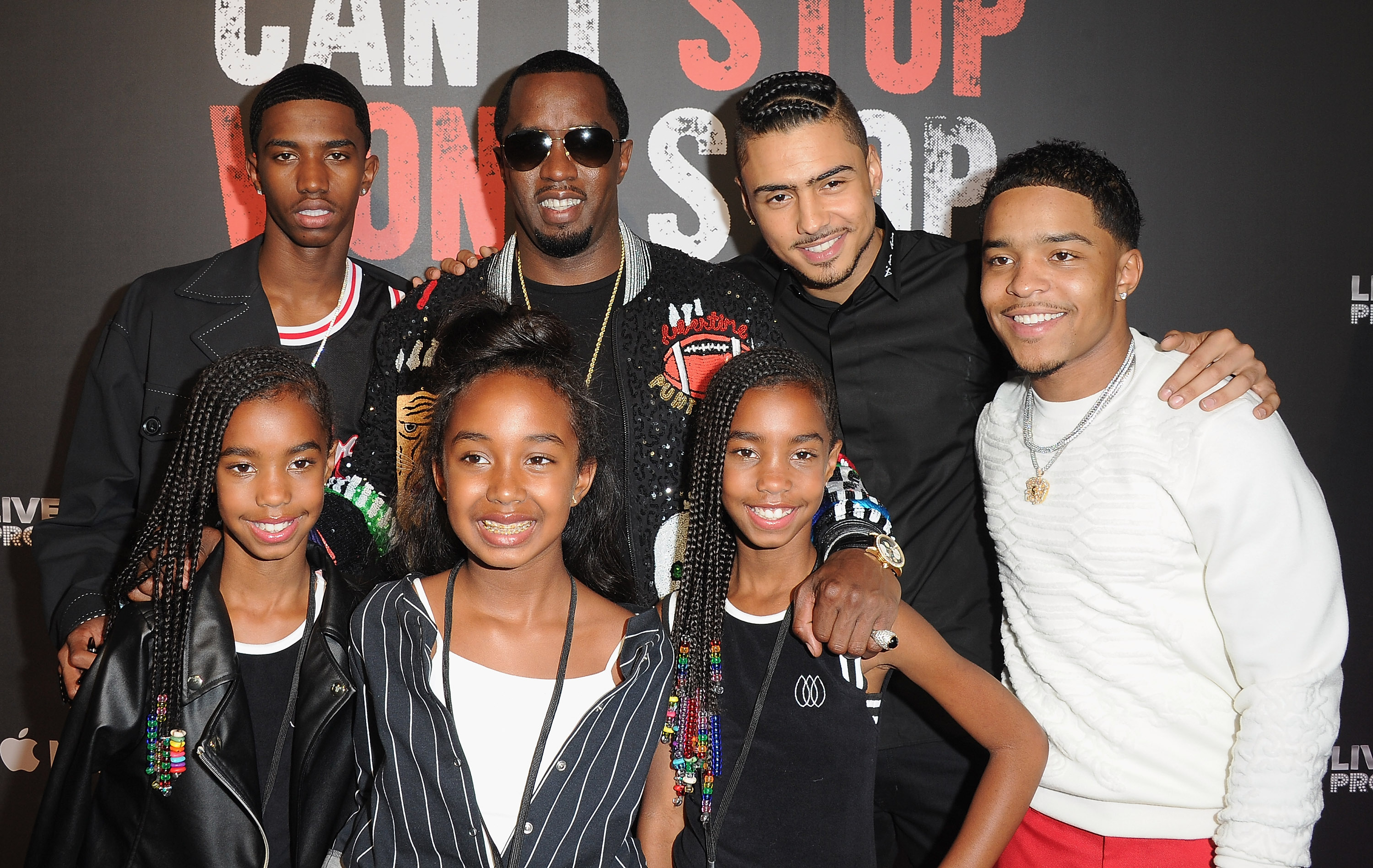Sean Combs et ses enfants arrivent à la première du film « Can't Stop Won't Stop » à Los Angeles, le 21 juin 2017. | Source : Getty Images