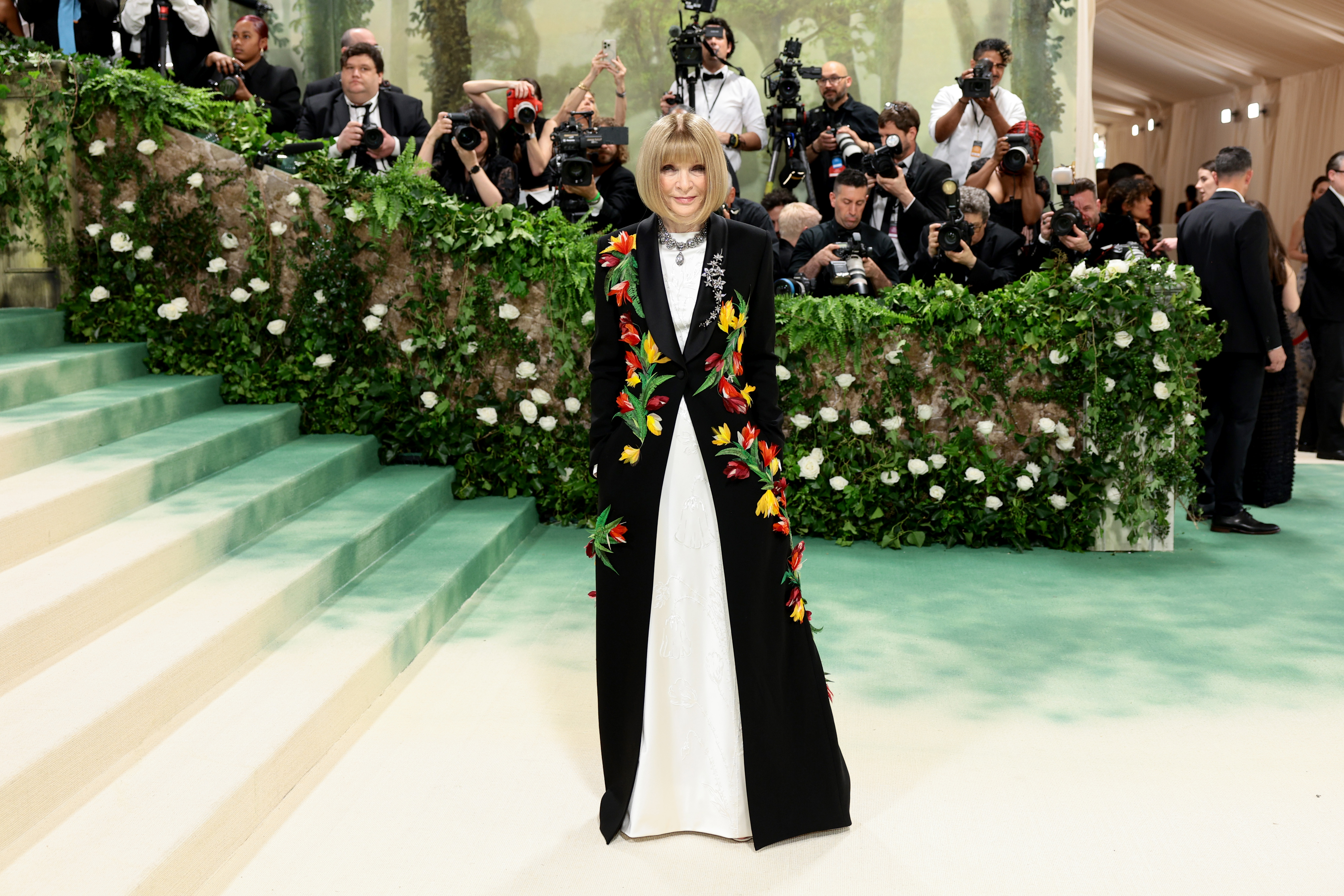Anna Wintour assiste au gala du Met célébrant les "Sleeping Beauties : Reawakening Fashion" au Metropolitan Museum of Art le 6 mai 2024 à New York : Getty Images