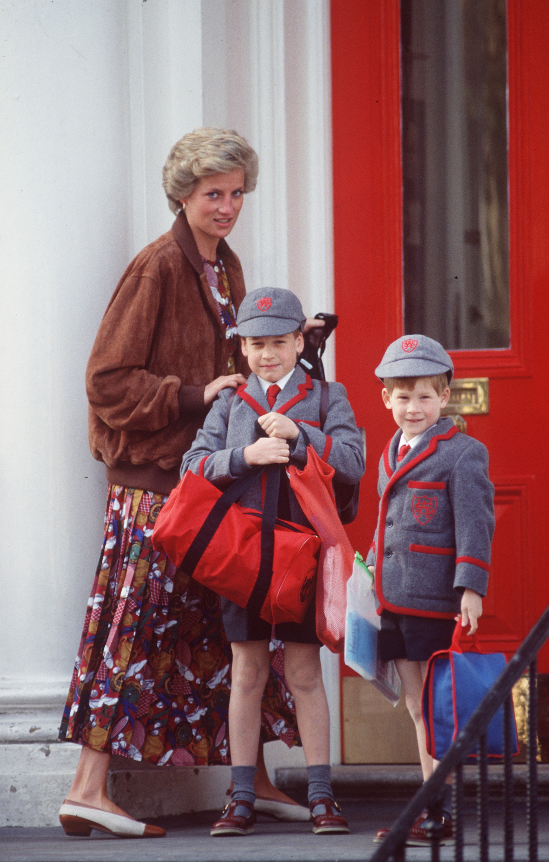 William et Harry sont retournés à l'école de Wetherby avec leur mère, la princesse Diana, à Londres, en avril 1990. À l'époque où ils étaient écoliers, les deux frères...