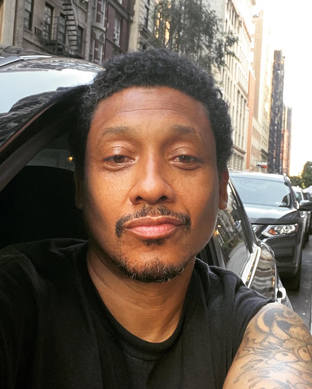 L'acteur pose pour un selfie, extrait d'un post daté du 7 septembre 2020 | Source : Instagram/khalilkain