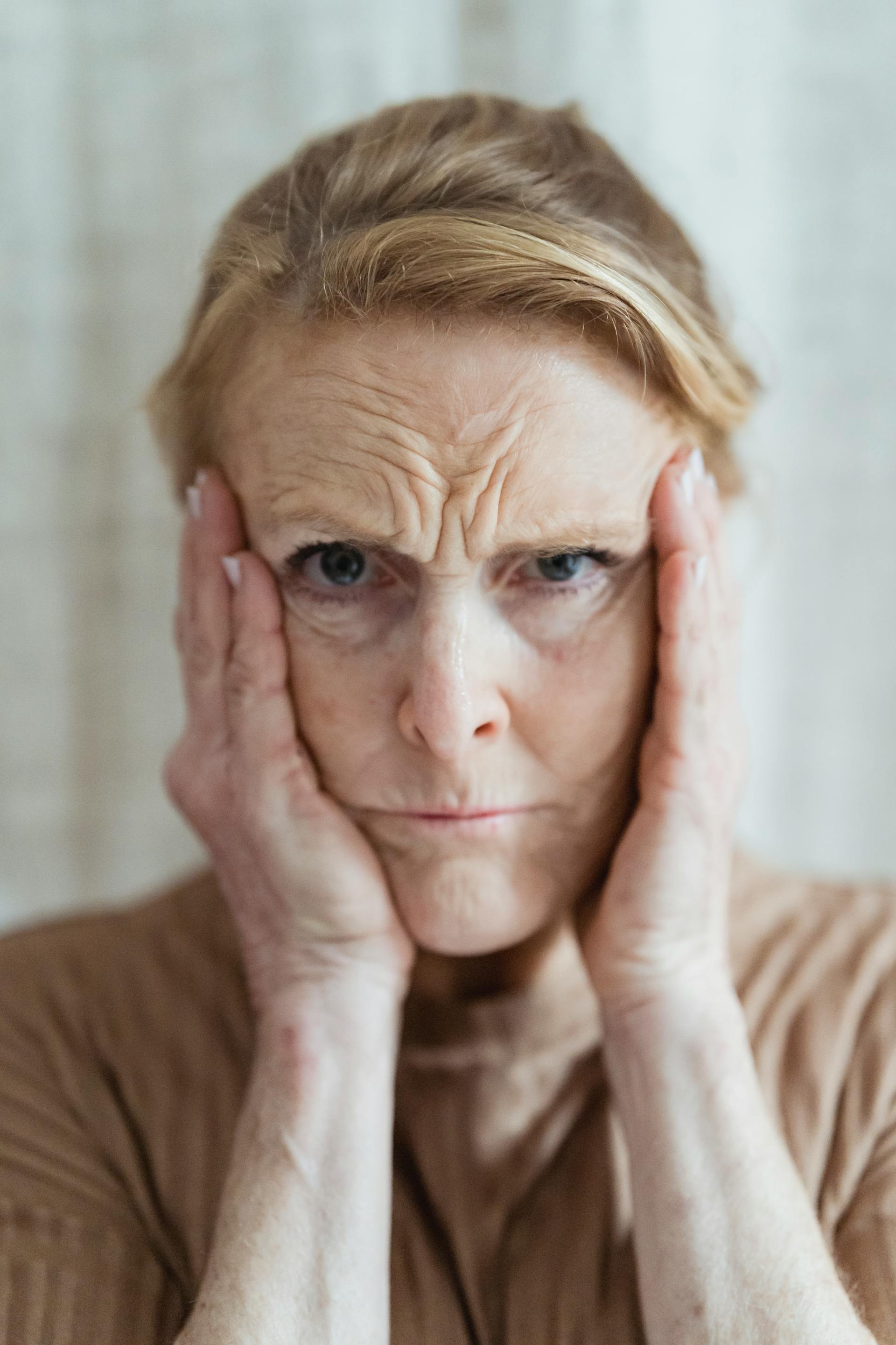 Une femme à l'air préoccupé | Source : Pexels