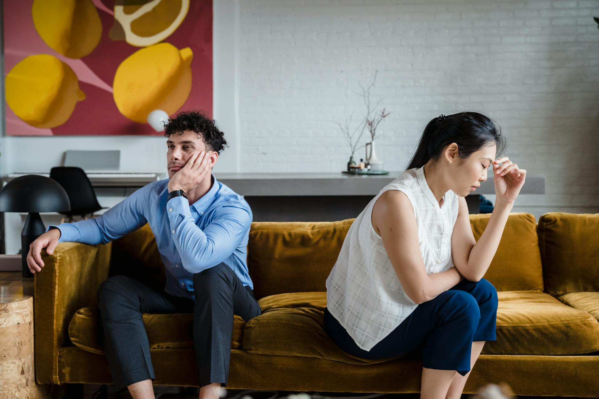 Deux personnes qui s'ignorent | Source : Pexels