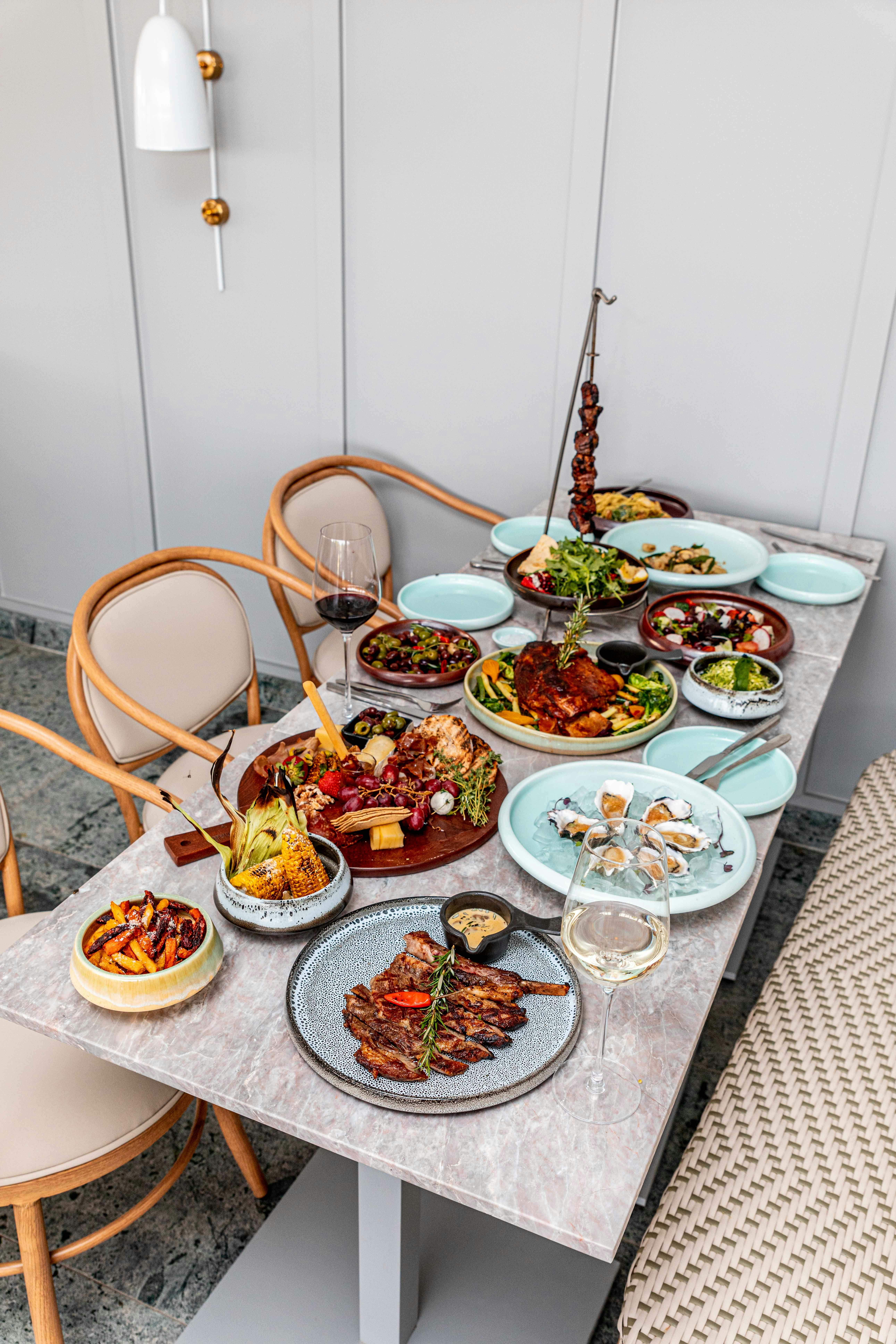 Un repas sur une table | Source : Pexels