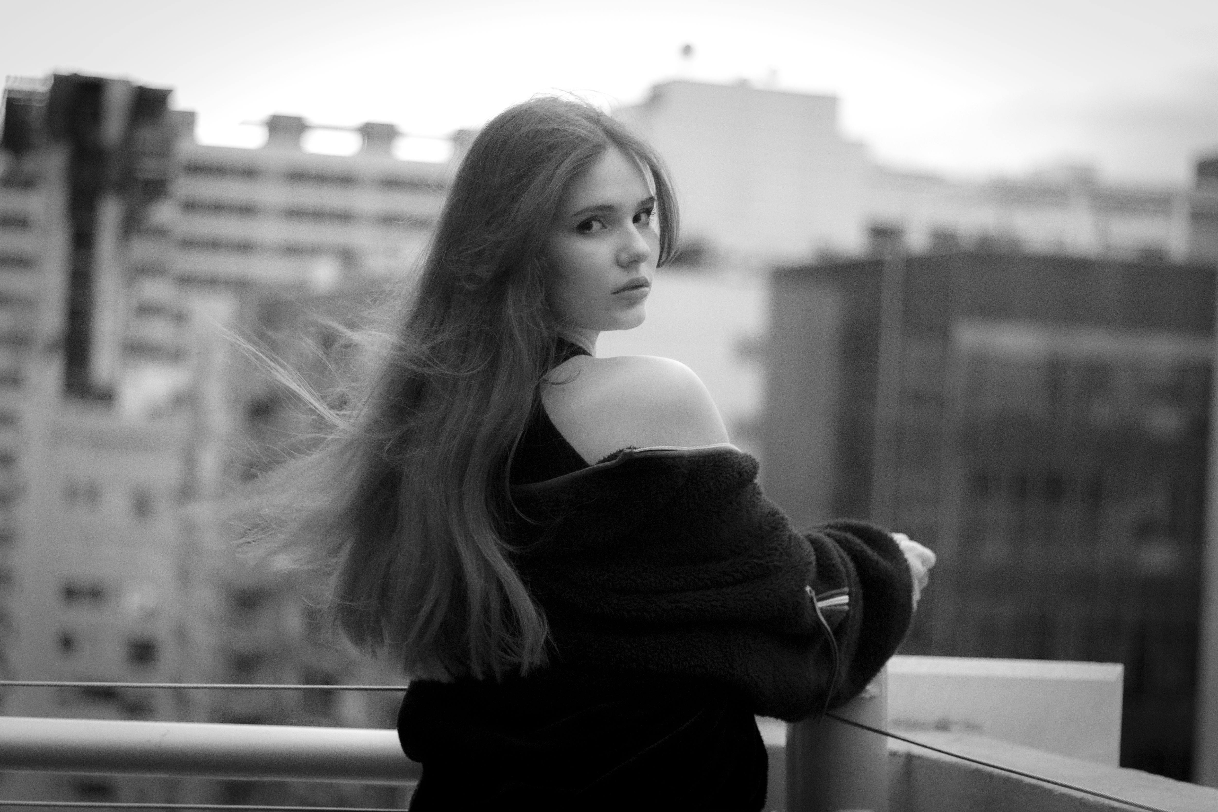 Une femme sérieuse | Source : Pexels