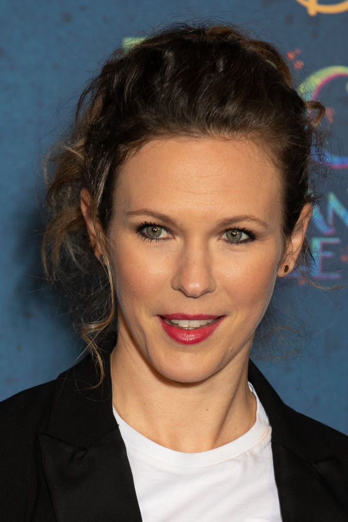 La chanteuse Lorie Pester assiste à la projection de gala du film « Encanto » au Grand Rex, le 19 novembre 2021 à Paris, en France I Source : Getty Images