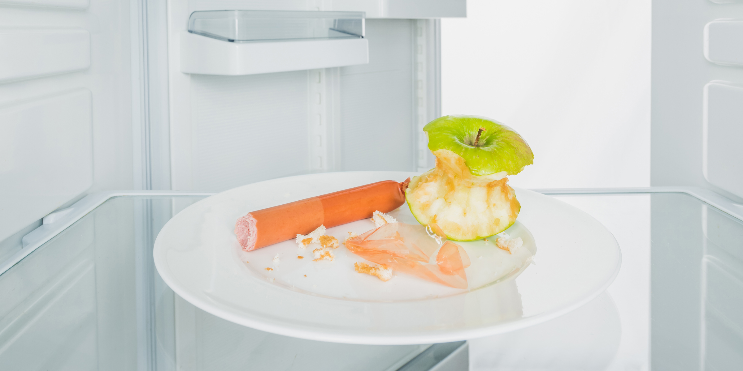 Des restes de nourriture dans une assiette | Source : Shutterstock