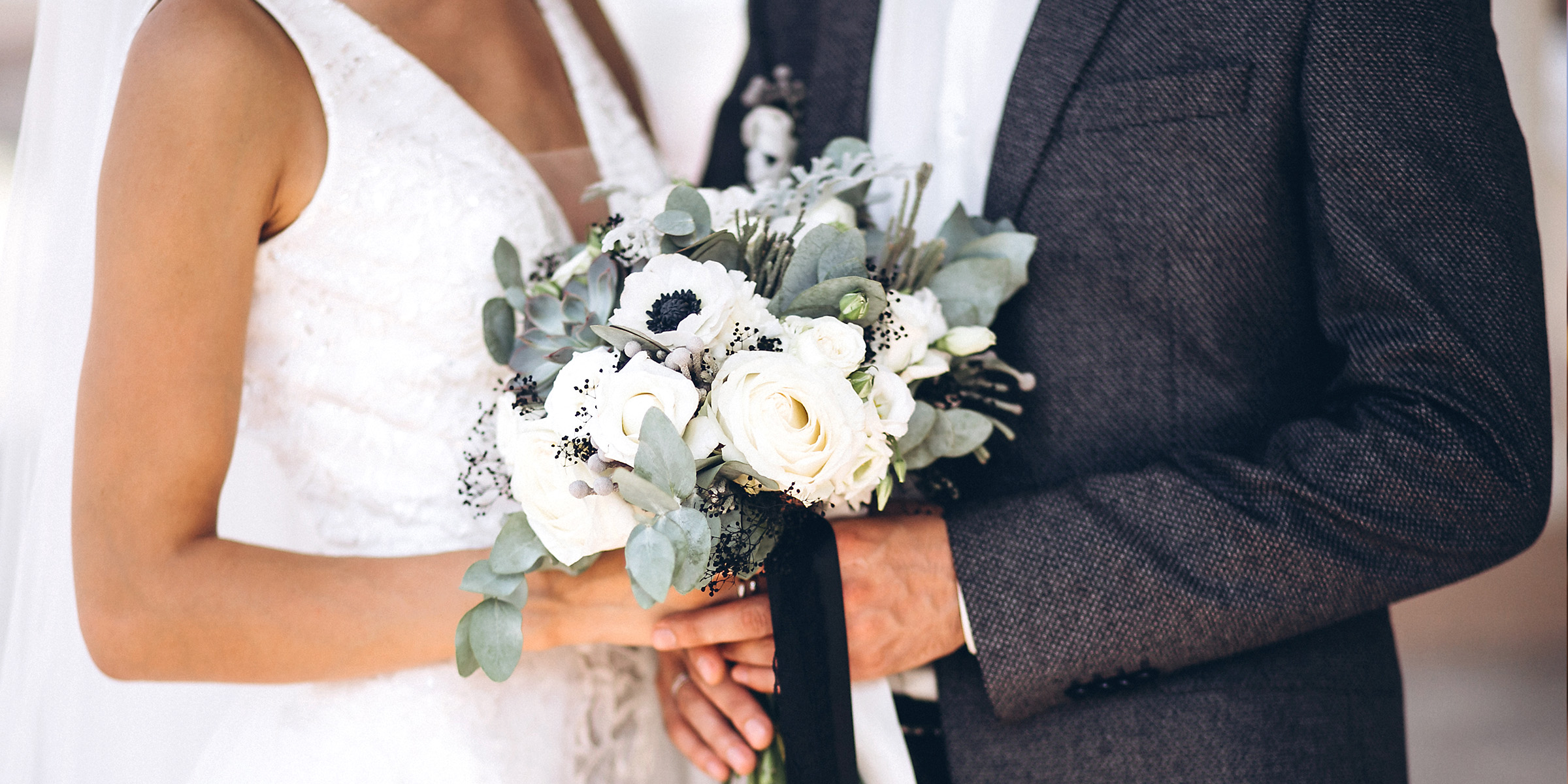 Un couple le jour de son mariage | Source : Shutterstock