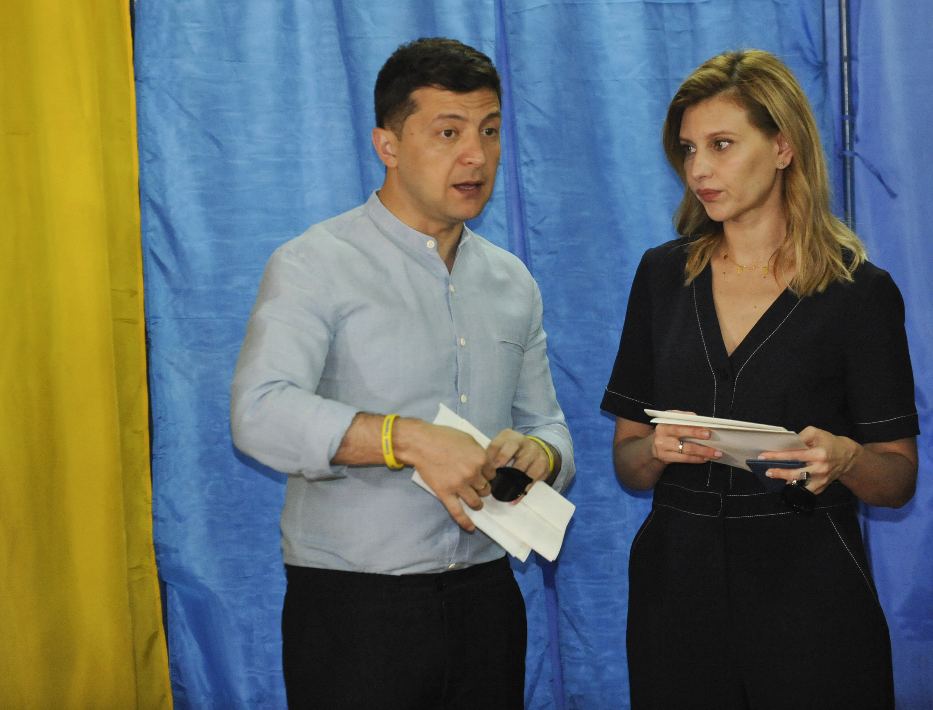 Volodymyr Zelenskyy et Olena Zelenska au bureau de vote lors des élections législatives à Kiev le 21 juillet 2019 | Source : Getty Images