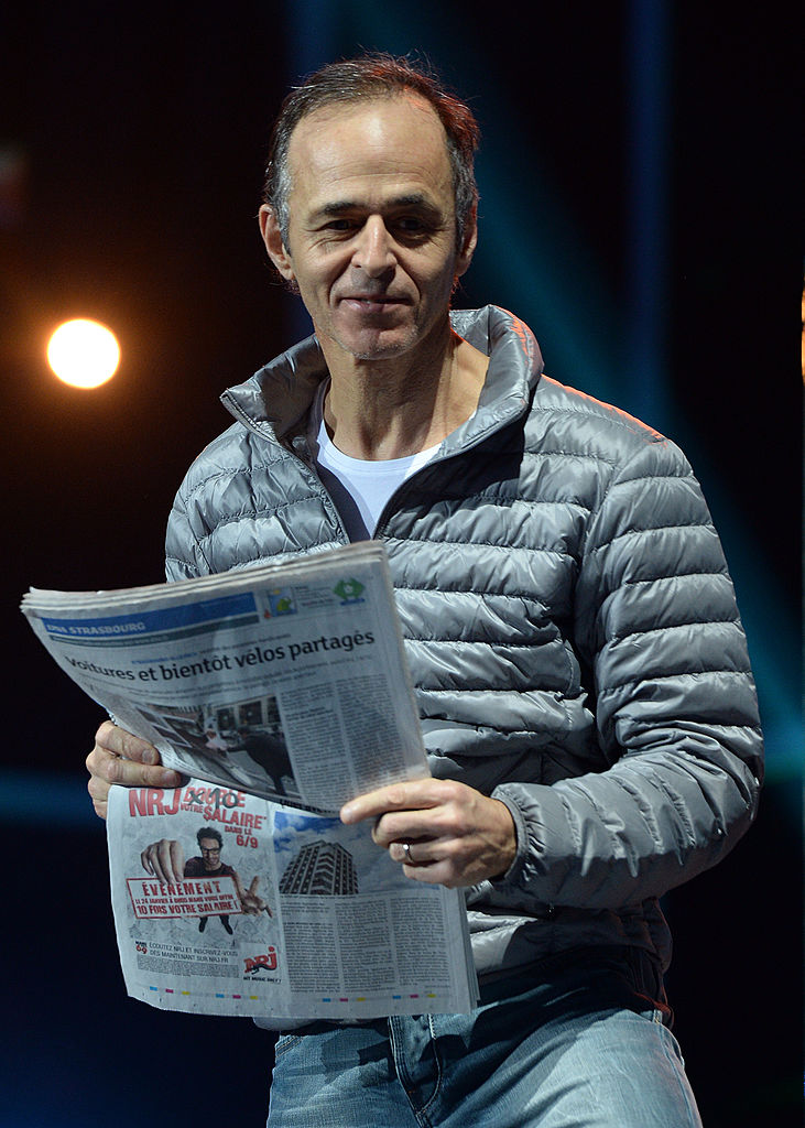 Le chanteur français Jean-Jacques Goldman se produit lors de l'émission musicale « Les Enfoires », le 15 janvier 2014 à Strasbourg, dans l'est de la France I Source : Getty Images