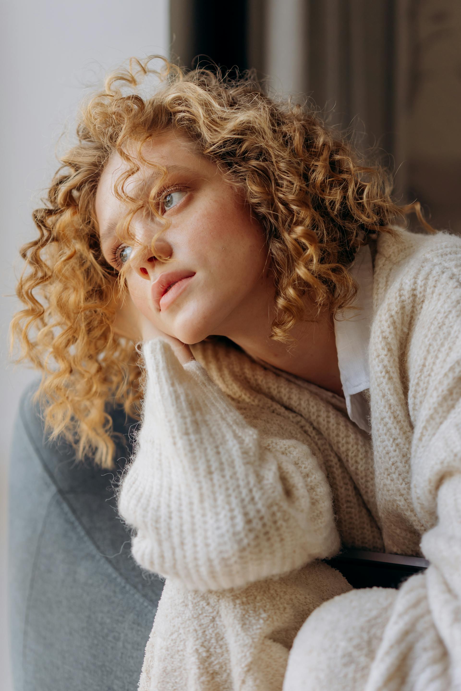 Une femme réfléchie | Source : Pexels