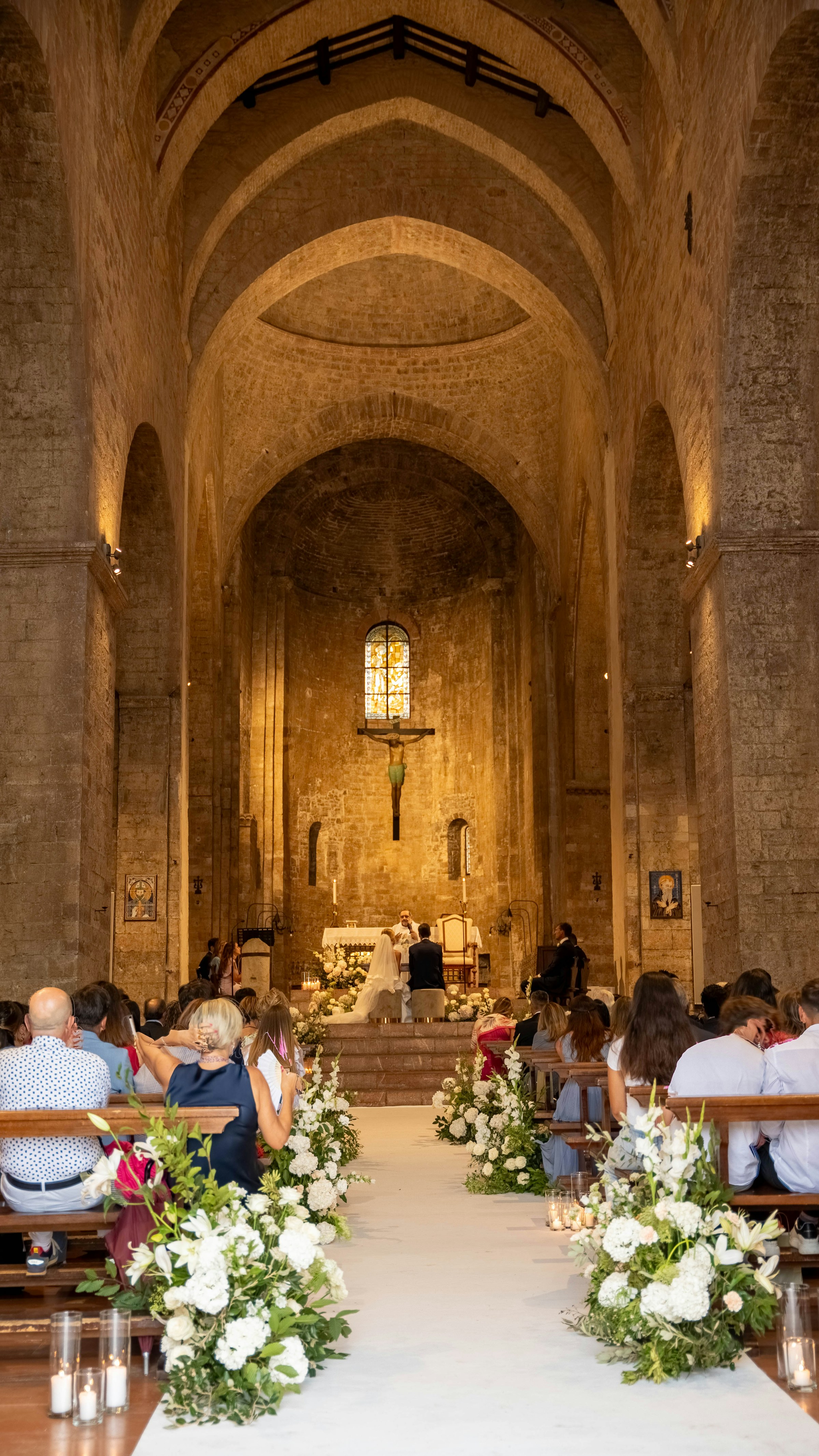Un mariage dans une église | Source : Unsplash