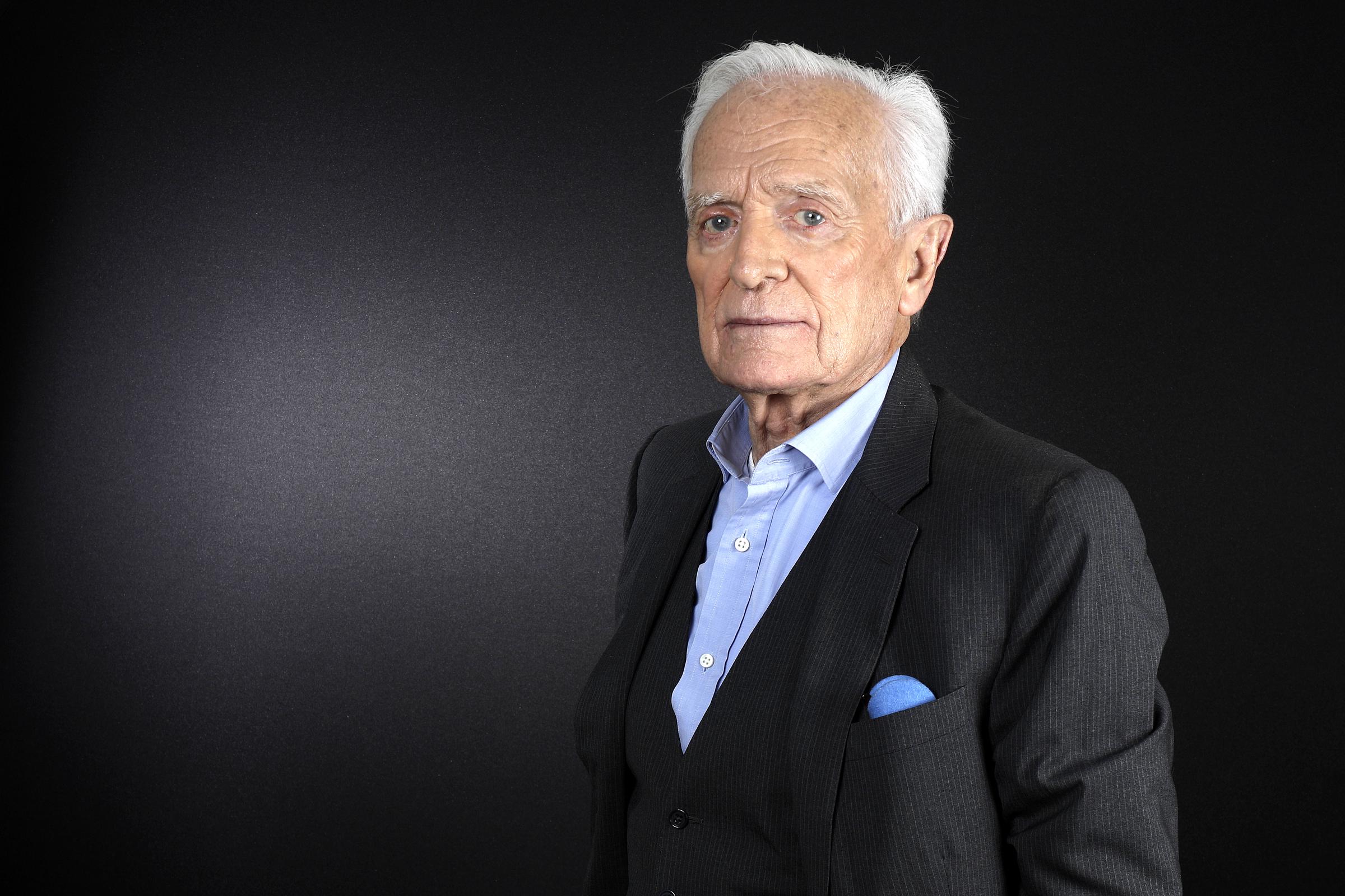 Le journaliste, écrivain, réalisateur, et homme de médias français Philippe Labro pose lors d'une séance de portrait à Paris, France, le 17/04/2024 I Source : Getty Images