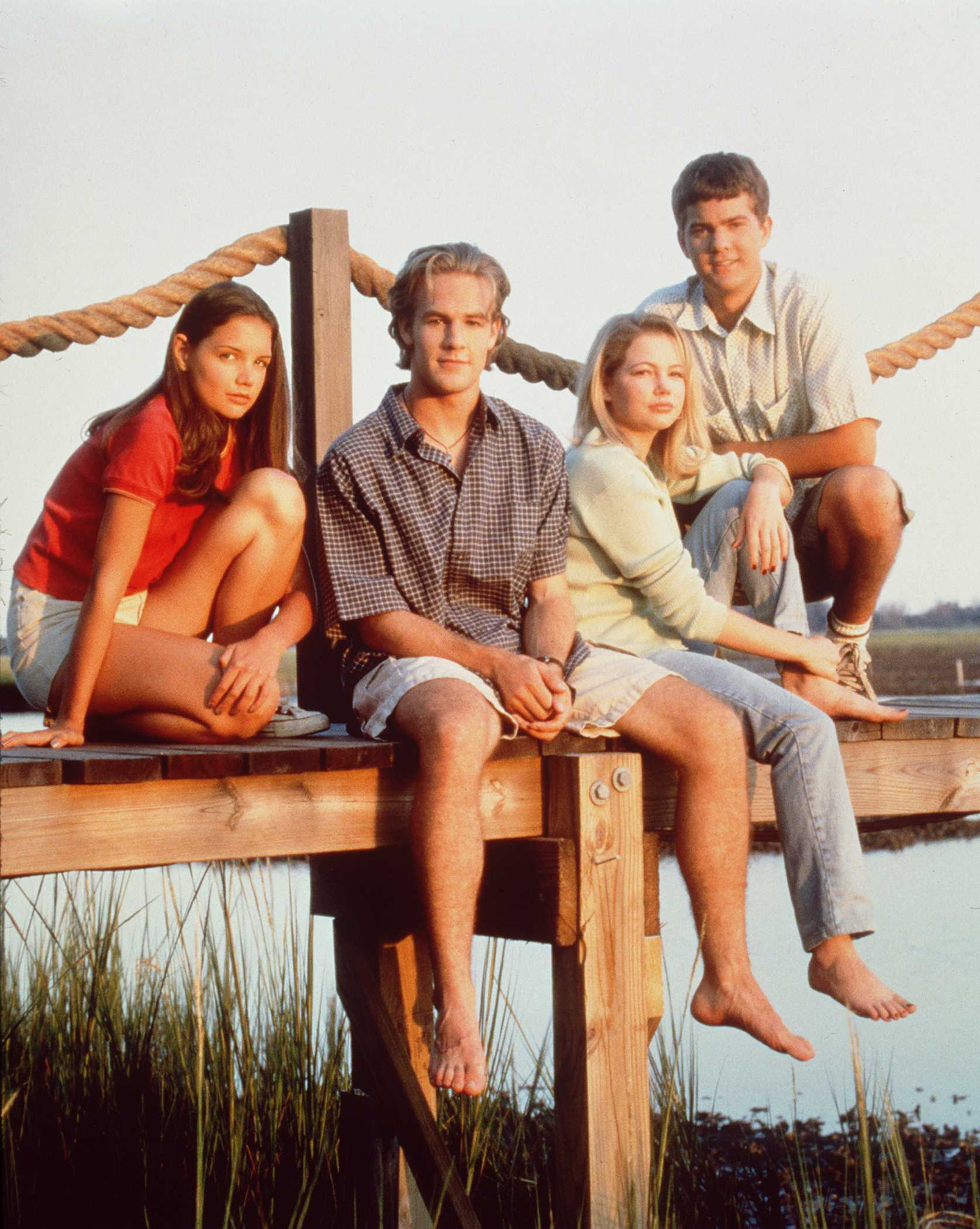 Les acteurs de « Dawson's Creek », dont James Van Der Beek, Katie Holmes, Michelle Williams et Joshua Jackson ; photo prise en 1997. | Source : Getty Images