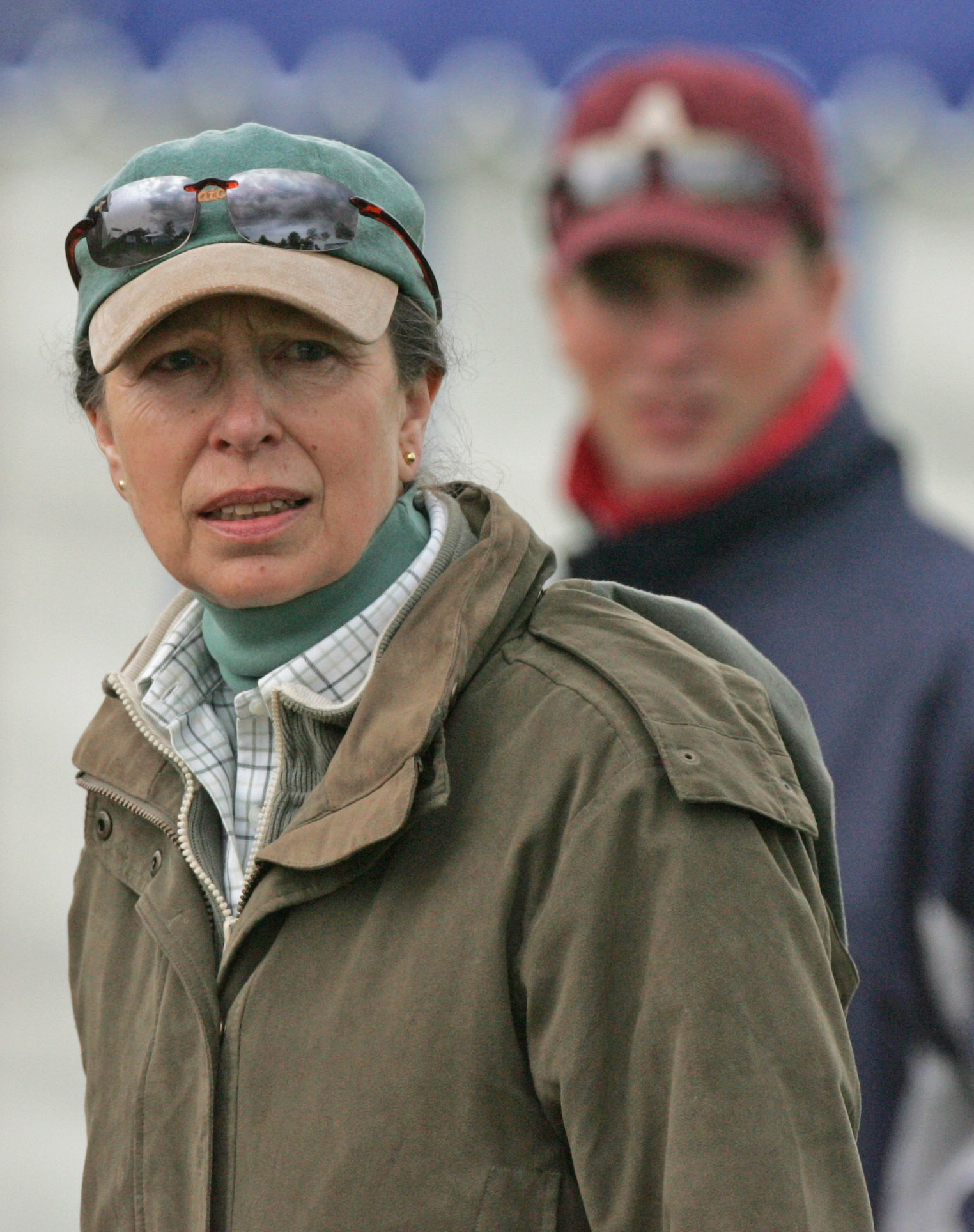 La princesse Anne et Peter Phillips lors du concours hippique de Badminton, le 3 mai 2008, à Badminton, en Angleterre. | Source : Getty Images