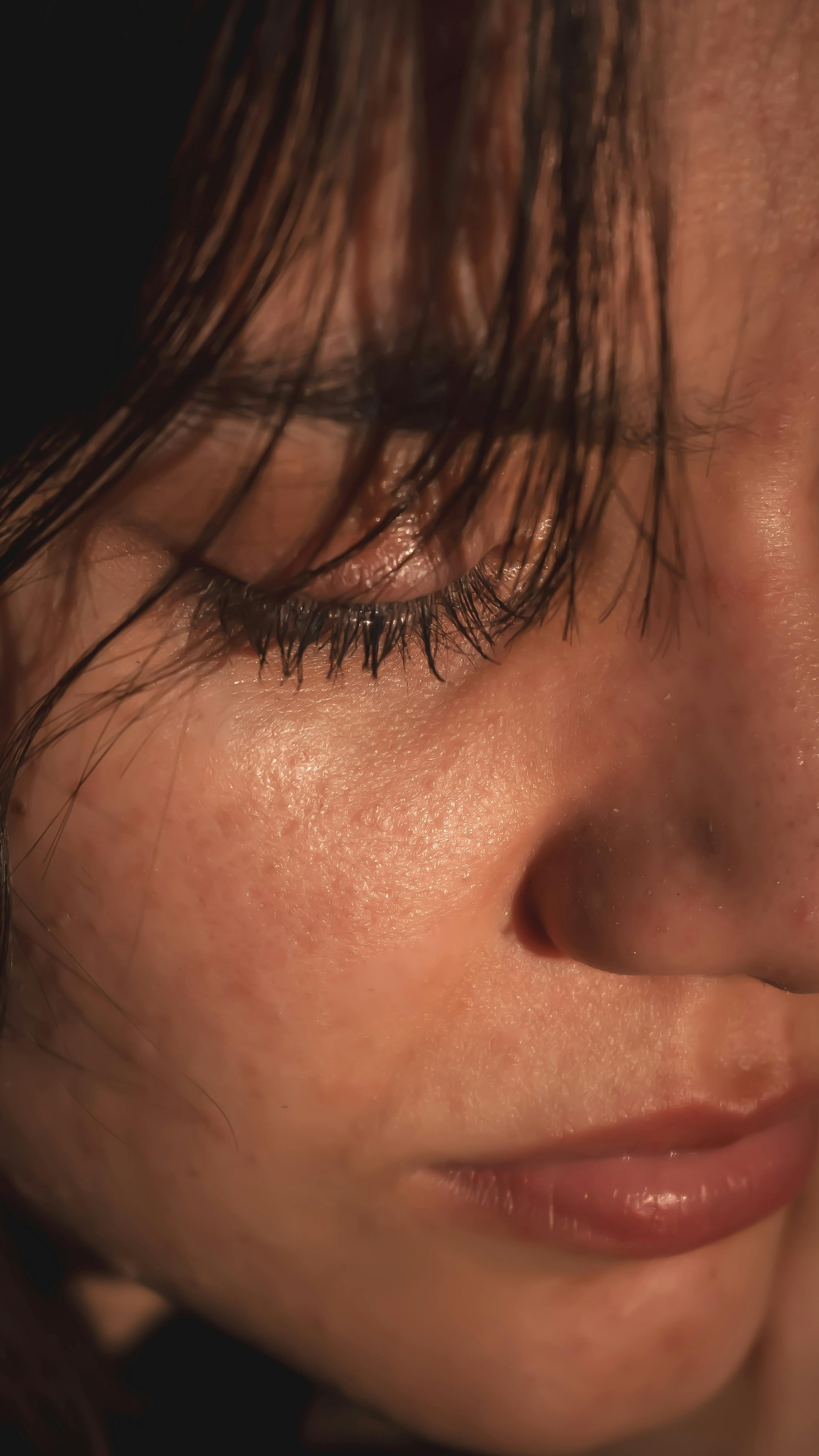 Une femme triste qui fait face à la réalité | Source : Pexels