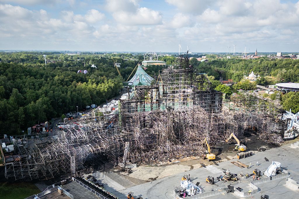 La scène principale de Tomorrowland totalement détruite par le feu | Source : Getty Images