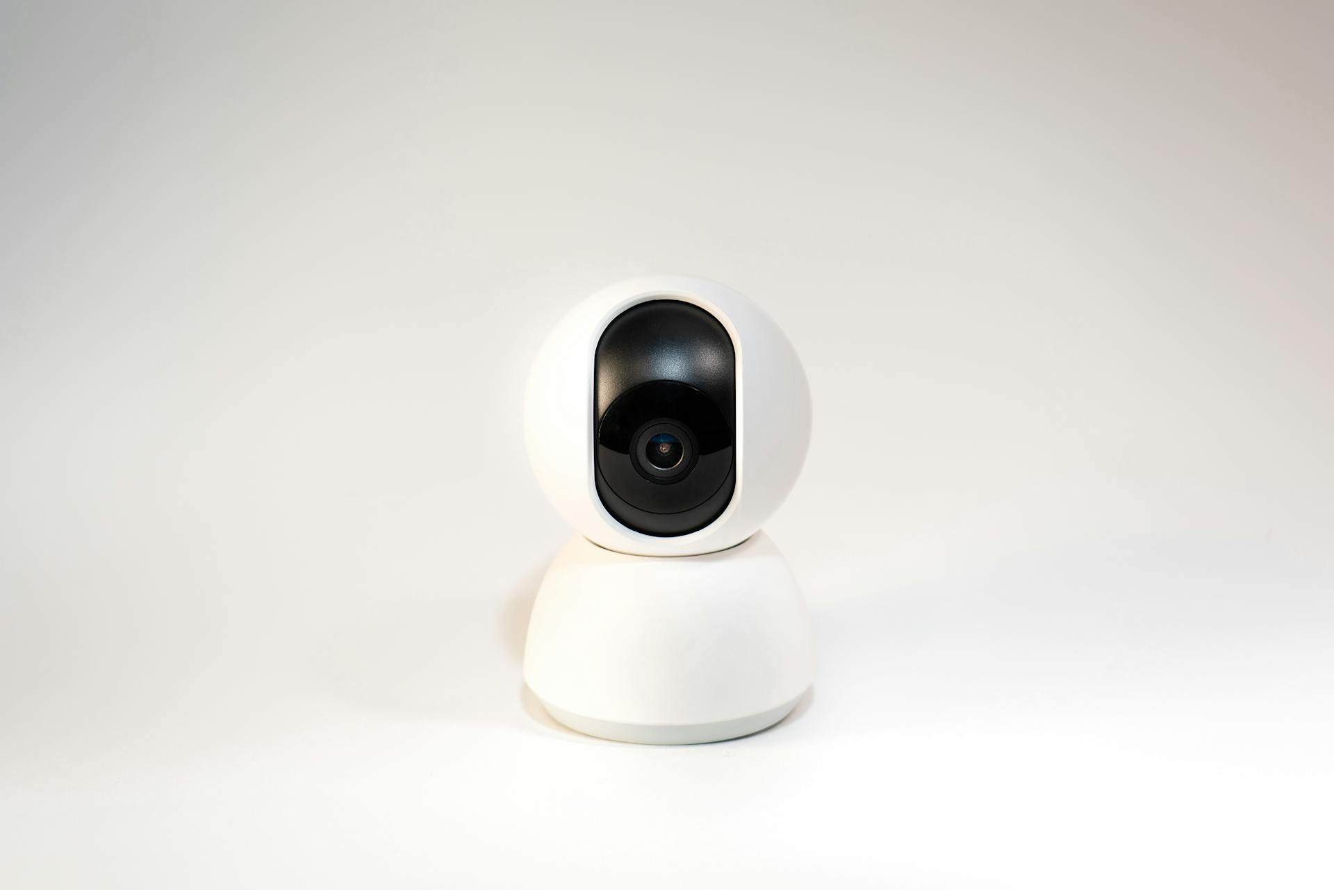 Une caméra de sécurité domestique intelligente | Source : Pexels