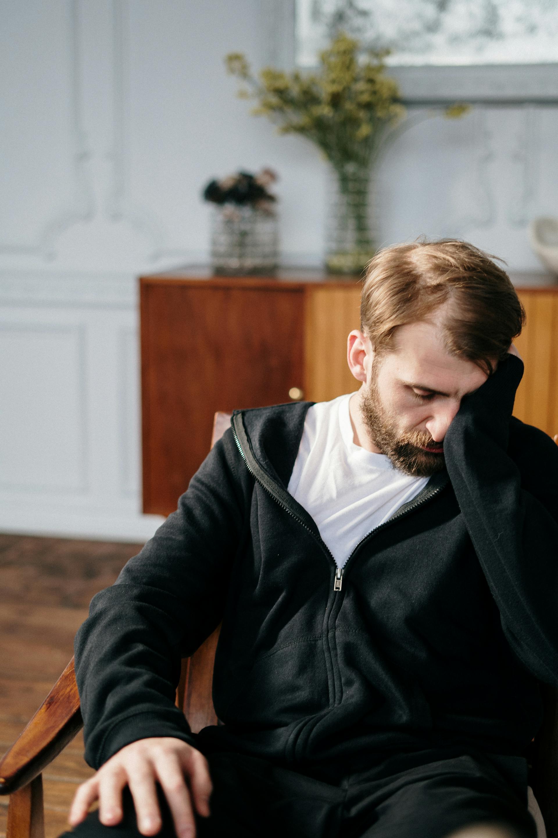 Un homme plein de remords | Source : Pexels