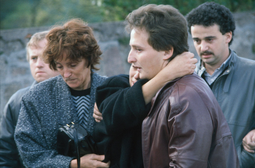 Christine et Jean-Marie Villemin, parents de Grégory Villemin, le petit garçon de quatre ans assassiné | Source : Getty Images