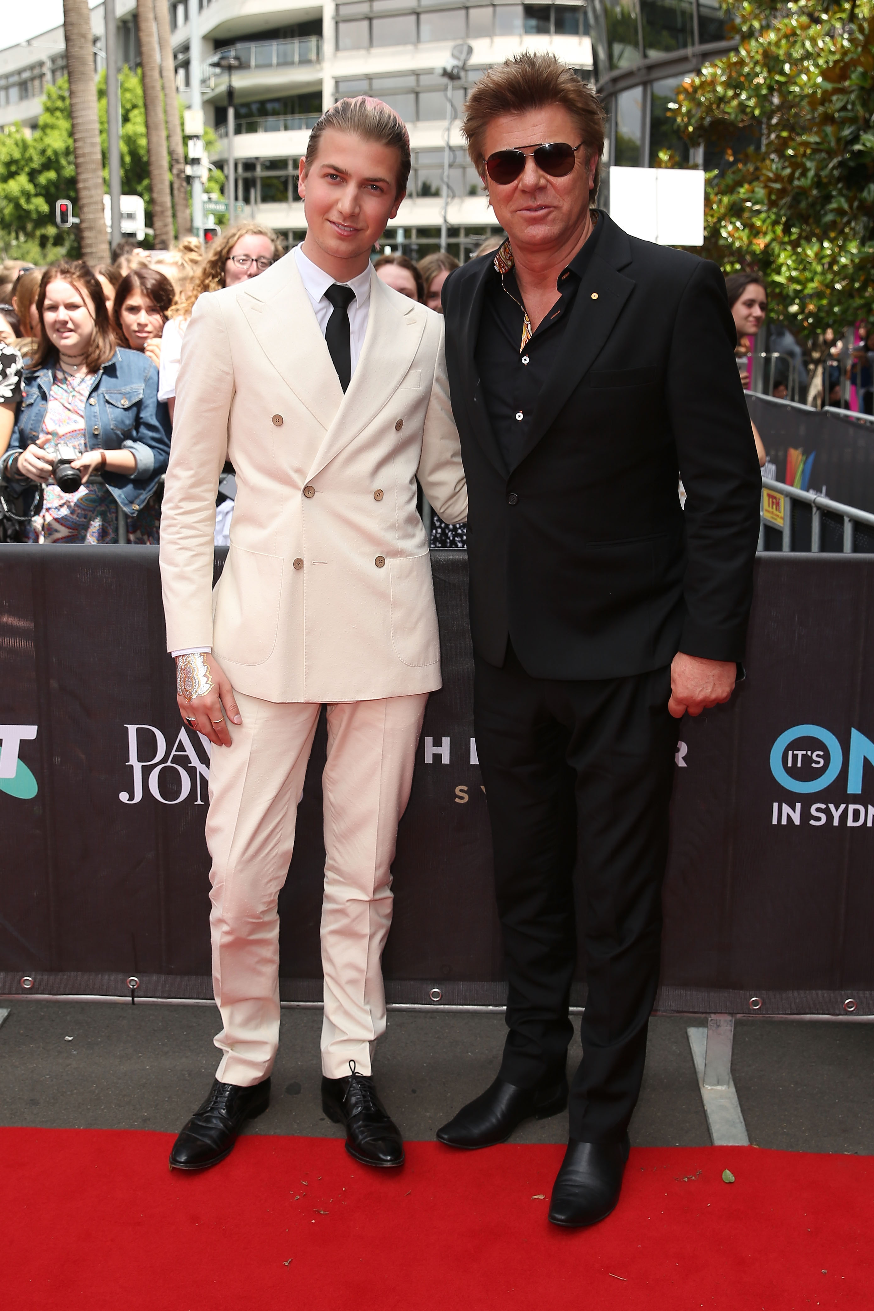 Christian Wilkins et son père lors de la 28e cérémonie annuelle des ARIA Awards au Star, le 26 novembre 2014, à Sydney, en Australie. | Source : Getty Images