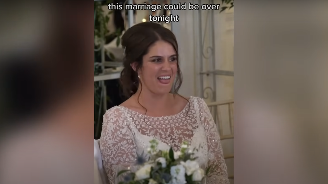 La jeune mariée Katie rit lorsque son mari plaisante au sujet de leur mariage | Source : YouTube / Daily Record