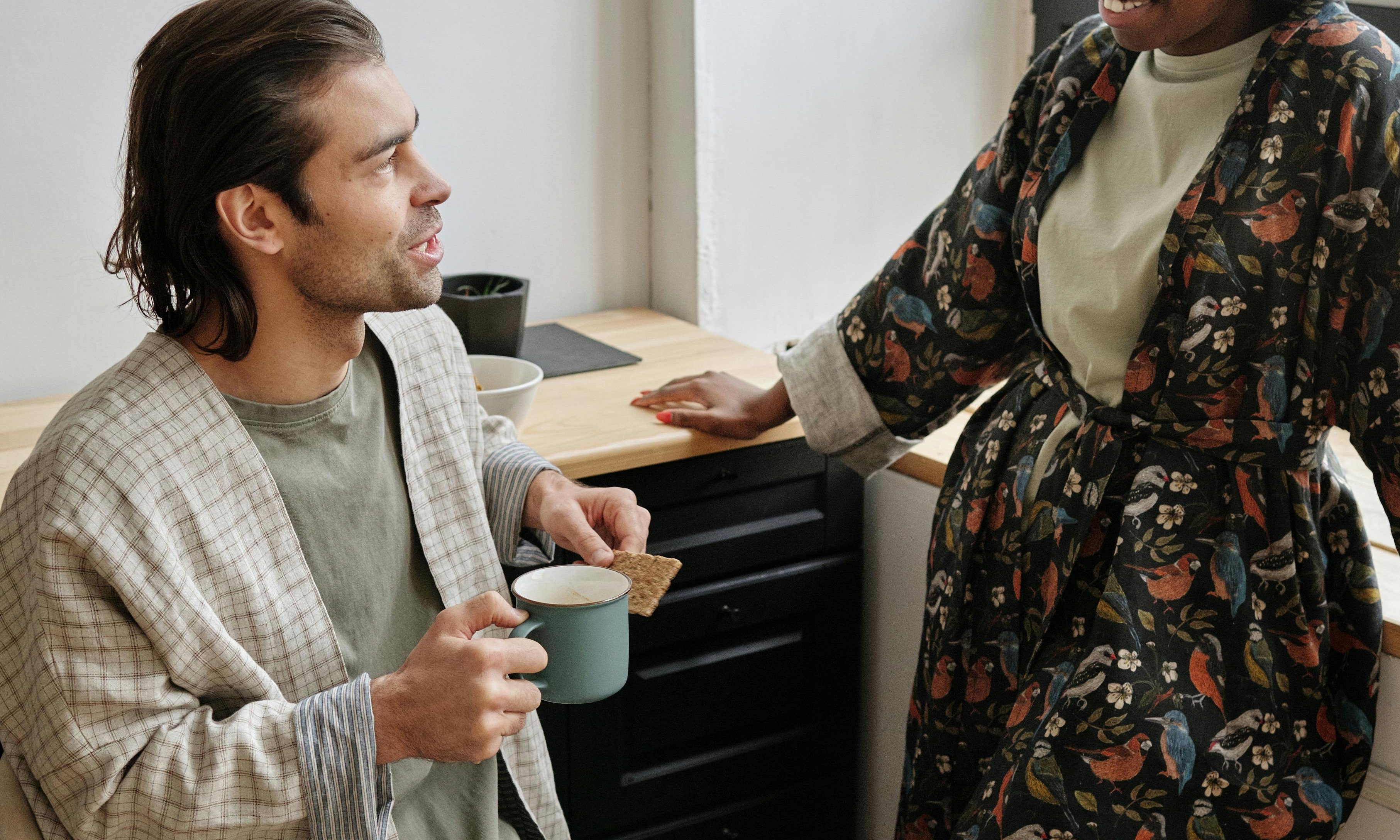 Un couple en pleine discussion | Source : Pexels