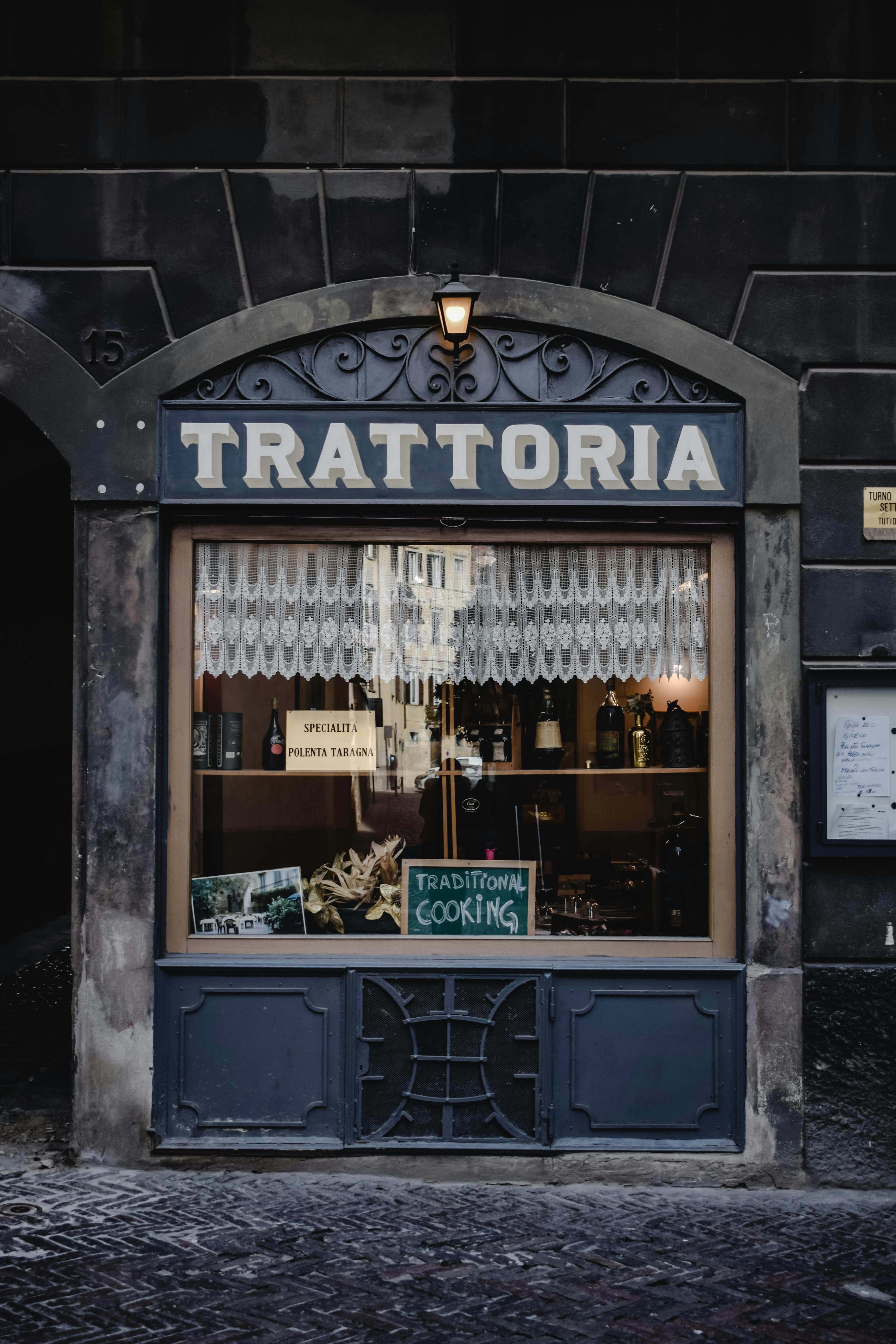 La fenêtre d'un restaurant | Source : Pexels