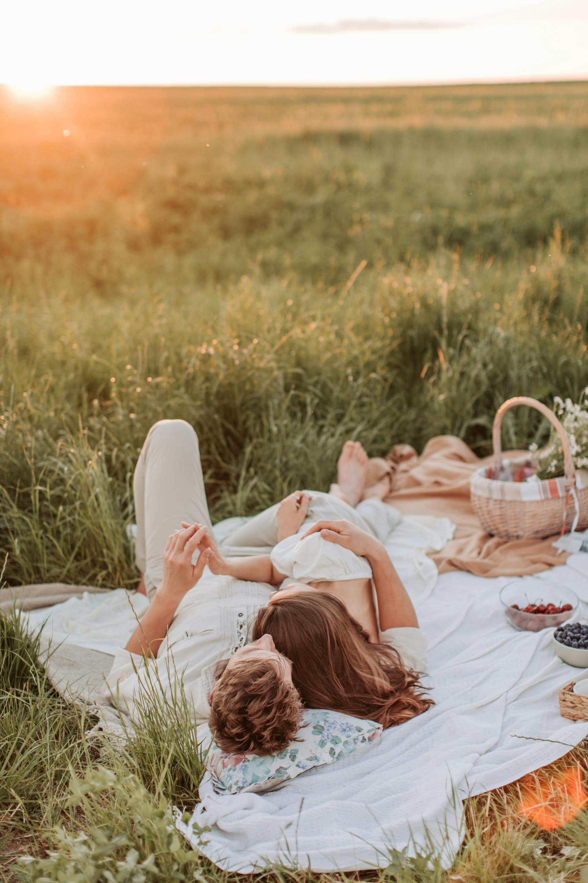 Un couple en rendez-vous | Source : Pexels