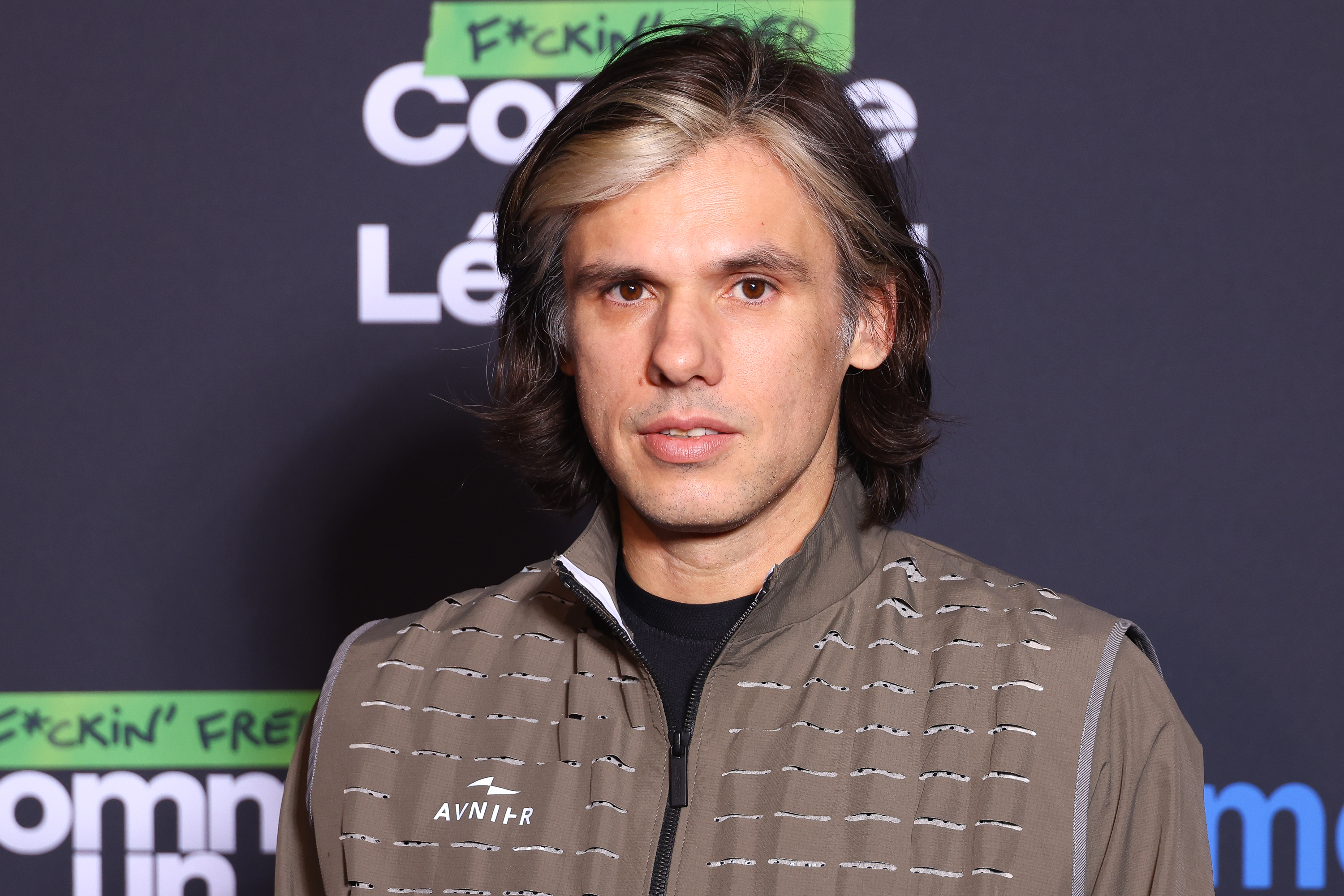 Aurélien Cotentin, alias Orelsan, pose au "F*CKIN' FRED Comme Un Léopard" de Prime Video au Grand Rex, le 22 février 2025 à Paris, en France I Source : Getty Images
