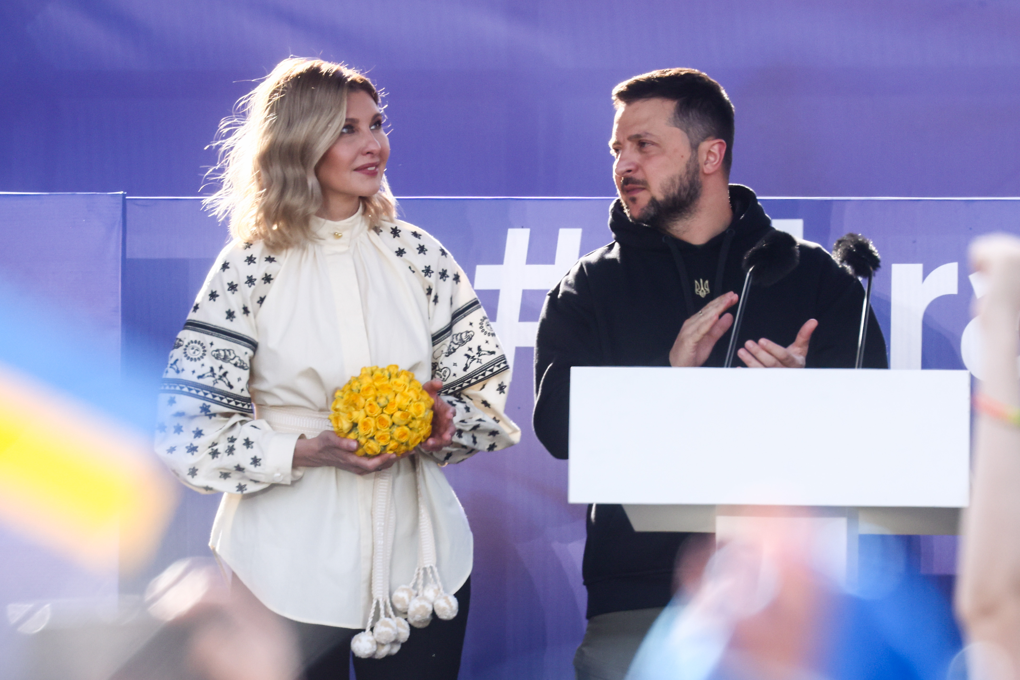 Volodymyr Zelenskyy et Olena Zelenska assistent à l'événement « Raising the Flag for Ukraine in NATO » (Hisser le drapeau ukrainien à l'OTAN) et au concert organisé à Vilnius, en Lituanie, le 11 juillet 2023 | Source : Getty Images