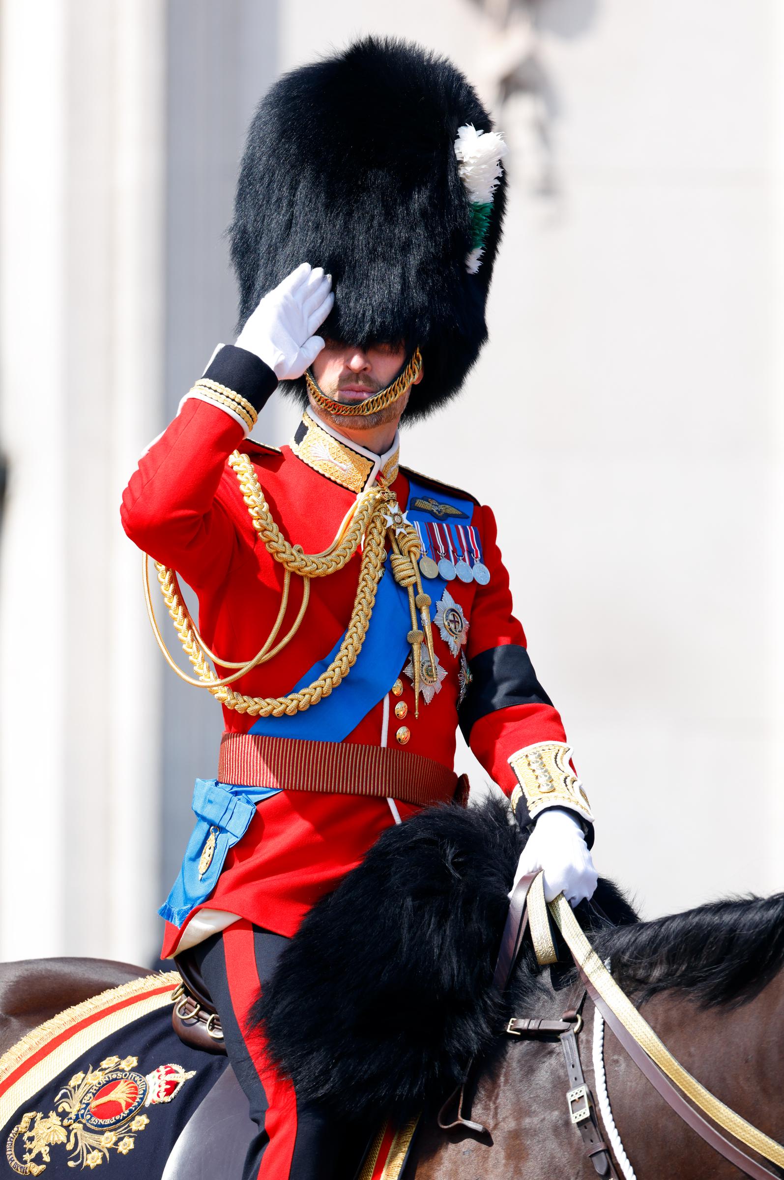 Le prince William quitte le palais de Buckingham à cheval lors du Trooping the Colour 2025 à Londres, Angleterre | Source : Getty Images