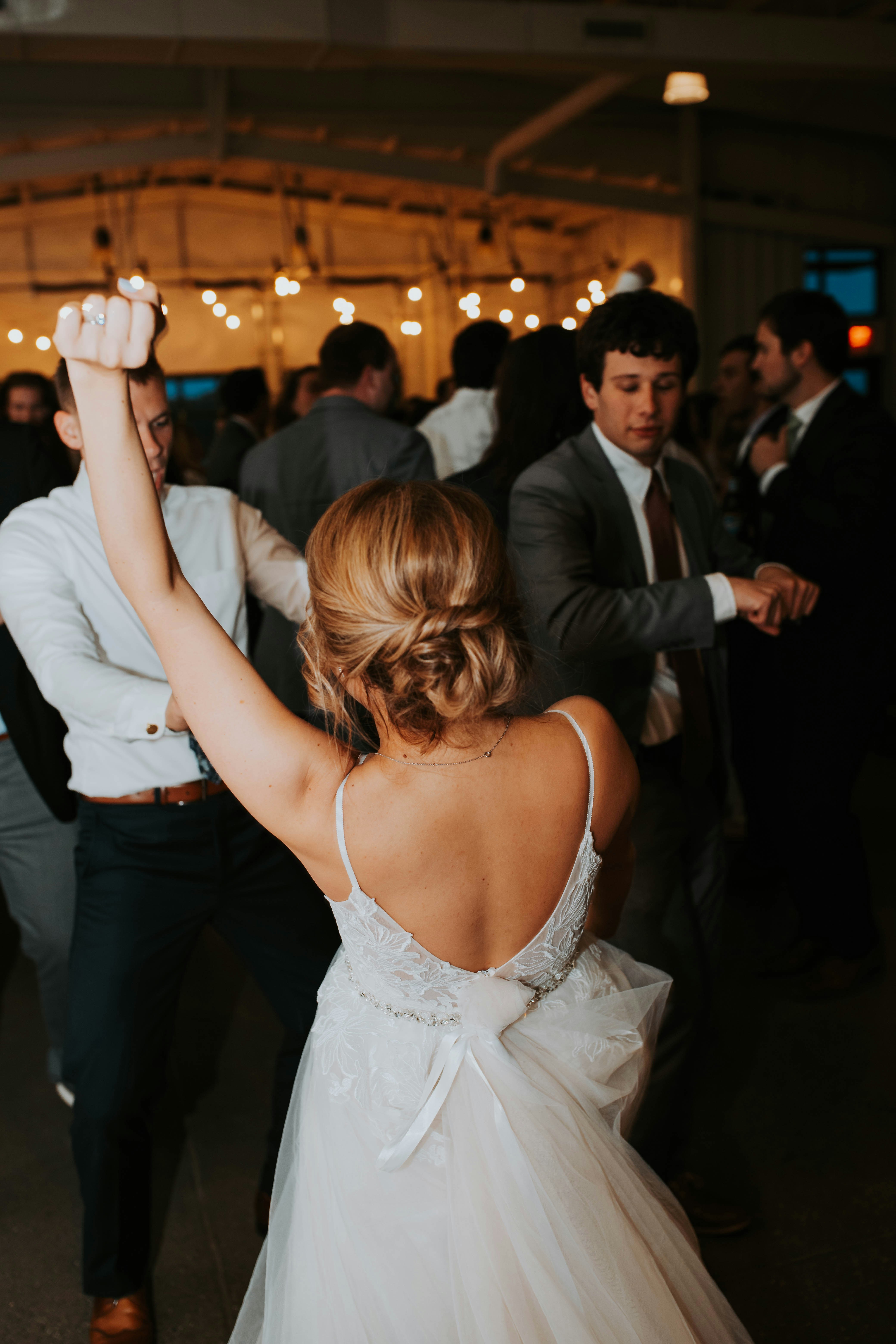 Un couple qui danse lors d'un mariage | Source : Unsplash